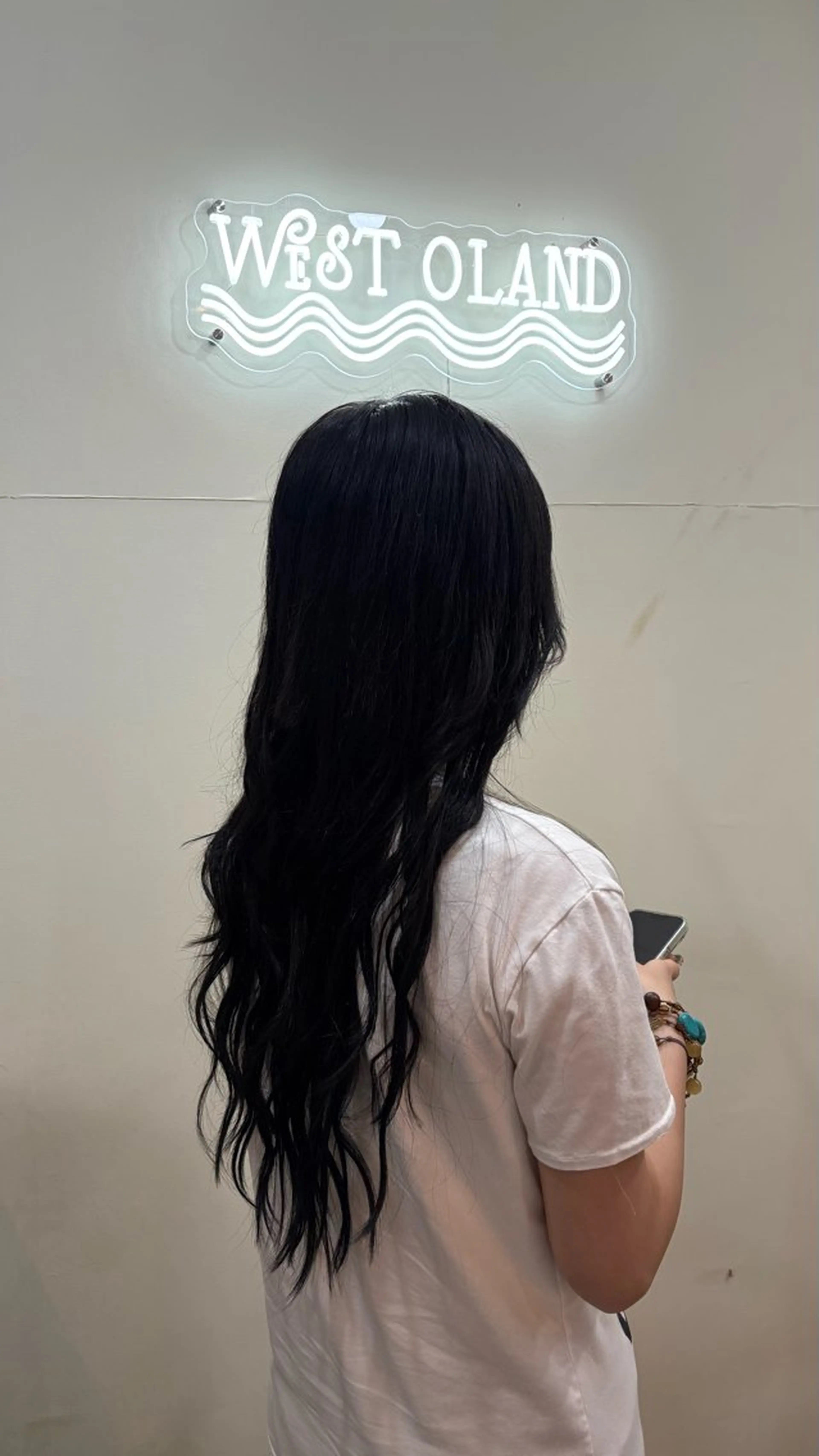 ロング 編み込みエクステ シールエクステ エクステ WEST OLAND 黒坂佳乃のヘアスタイル