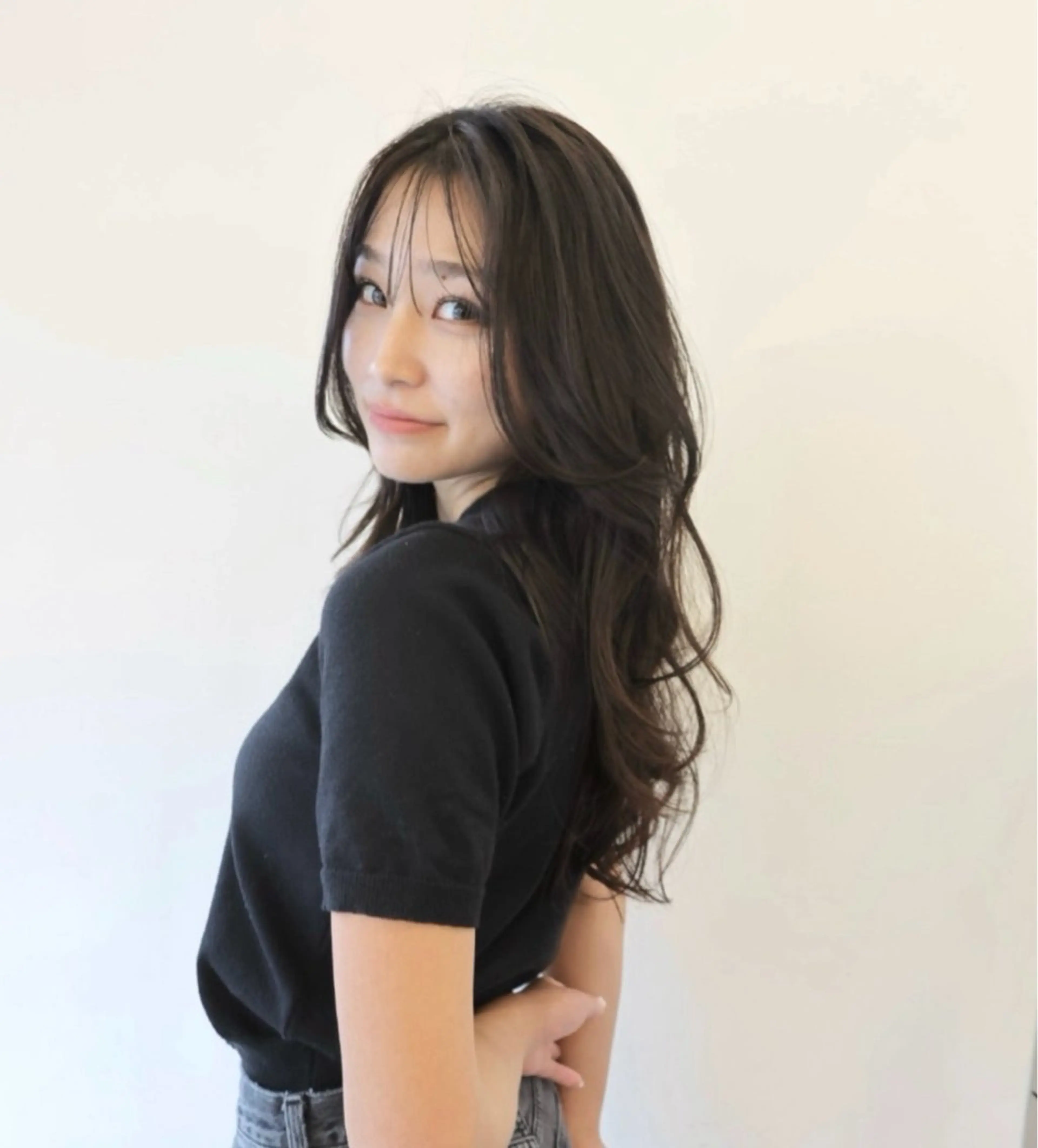 ロング 山下 凪澄のヘアスタイル