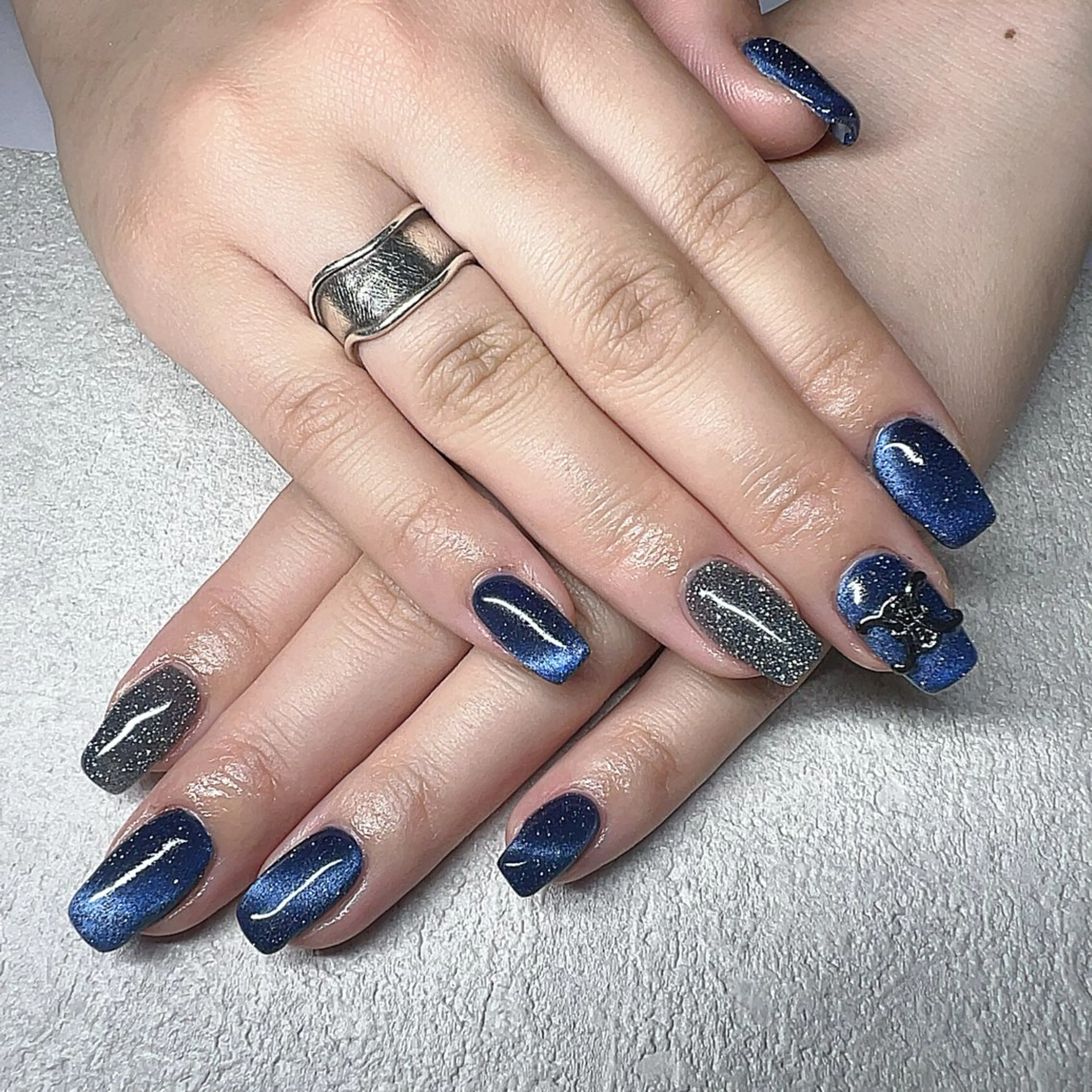 ネイル フラッシュネイル フラッシュマグ マグネットネイル Lefreak (レフリーク).のネイルデザイン