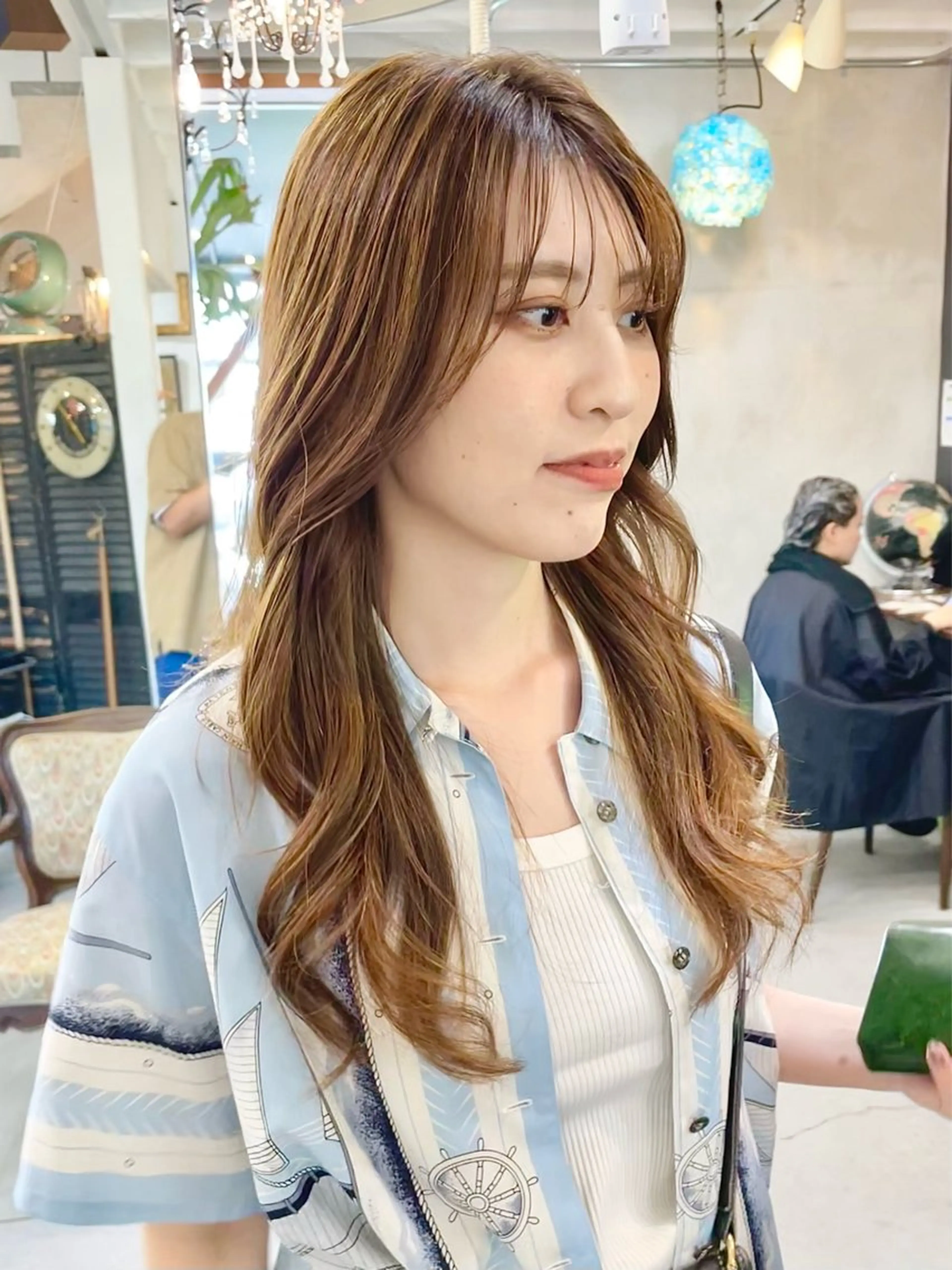 ロング カラー 岡田 恭明のヘアスタイル