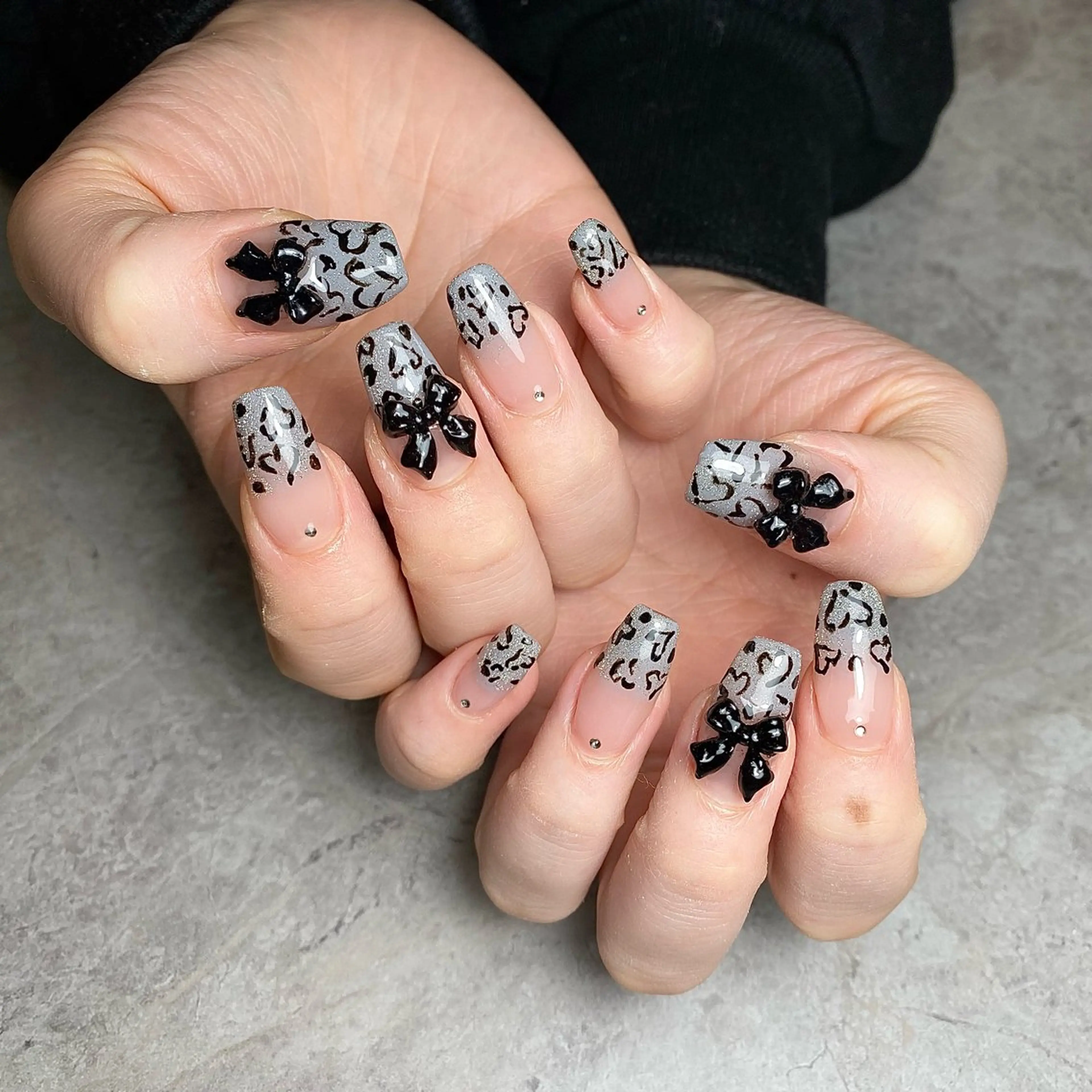 ネイル アニマル柄 ハート 個性派/ちゅるん/ モチ好評◎｜MIKIのネイルデザイン