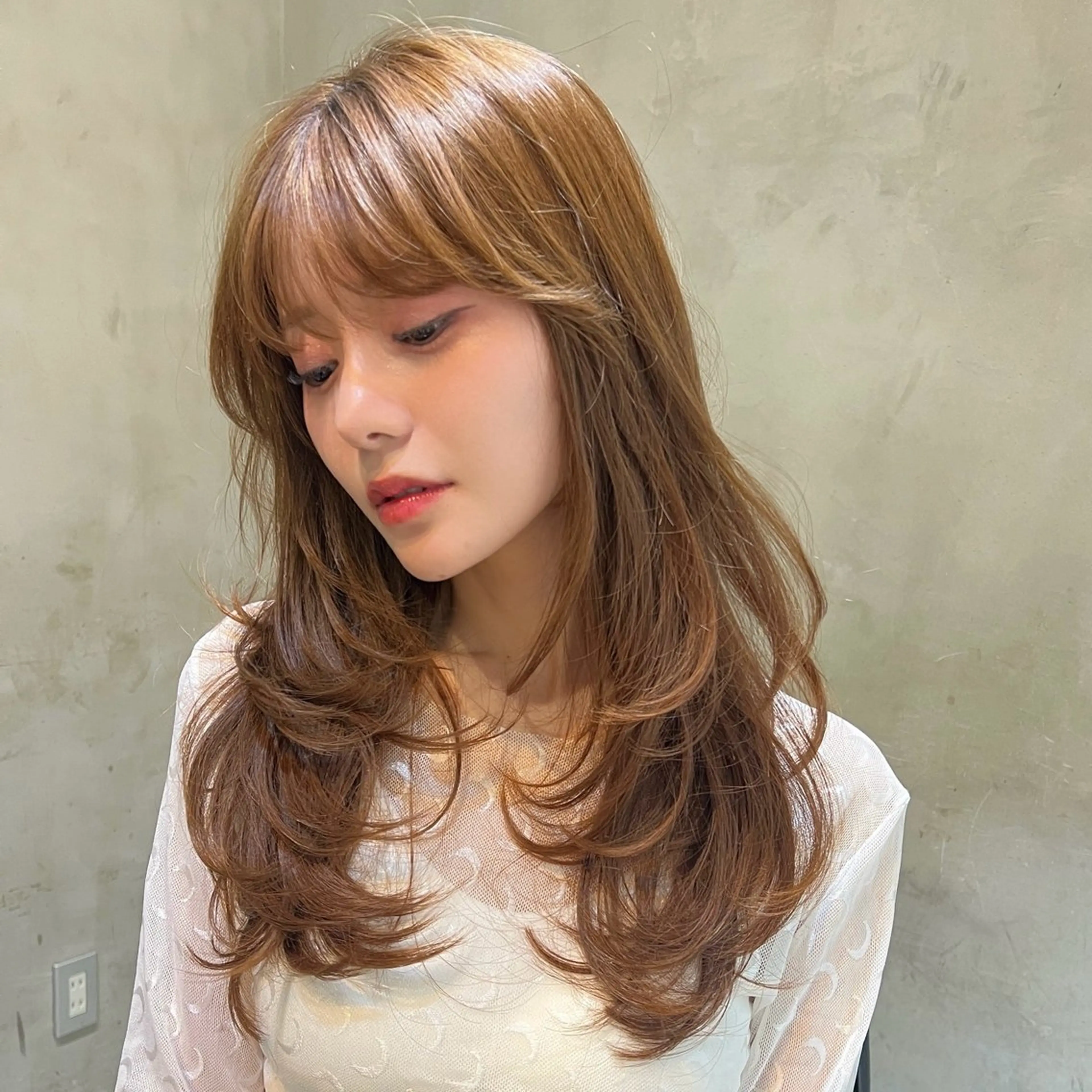 ロング カラー カット ヘアカラー トリートメント 韓国ヘア/髪質改善/ レイヤー/ブラウンのヘアスタイル