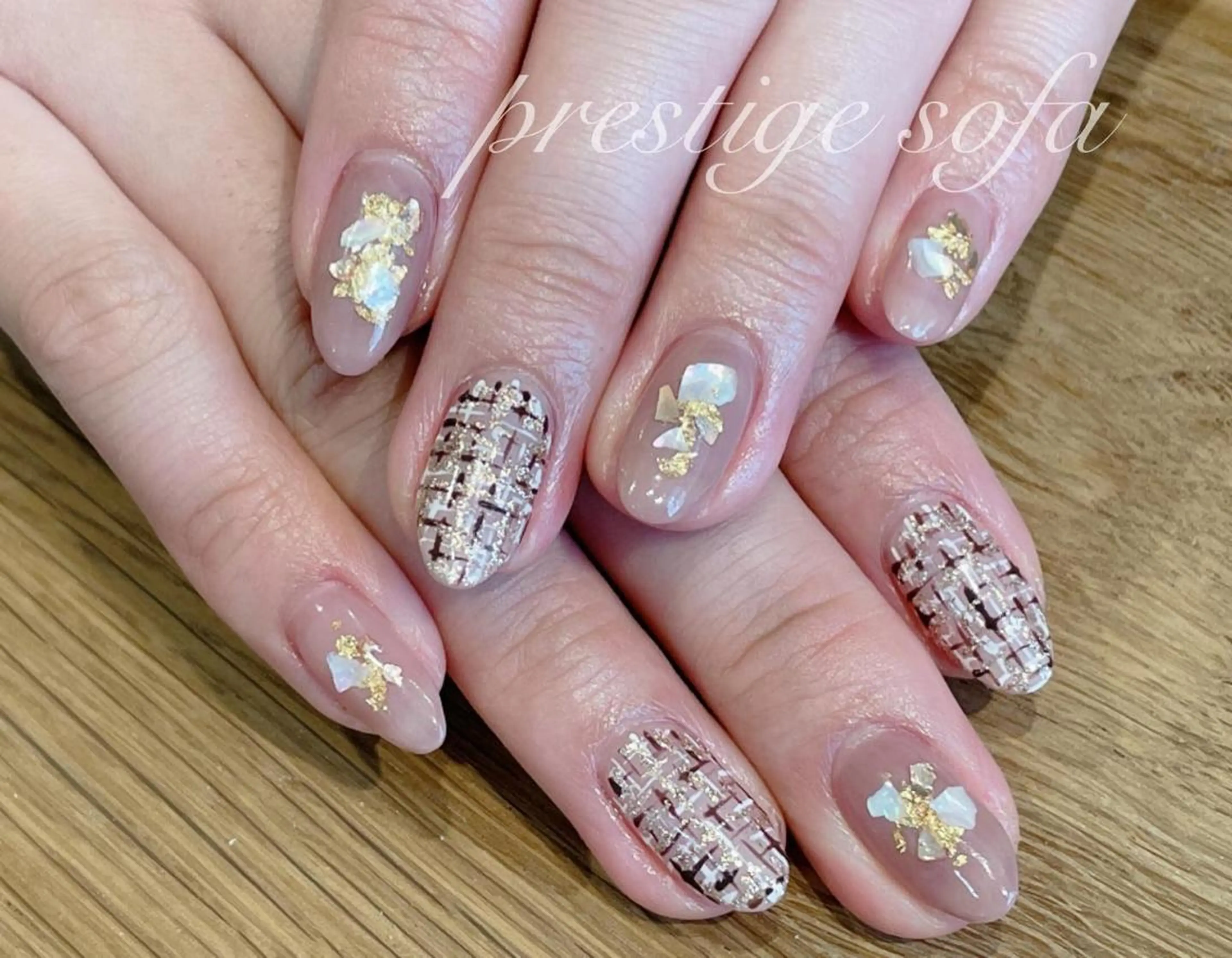 ネイル マツエク・マツパ まつげパーマ ボリュームラッシュ ジェルネイル ニュアンスネイル パラジェル 髙橋 敦子のネイルデザイン