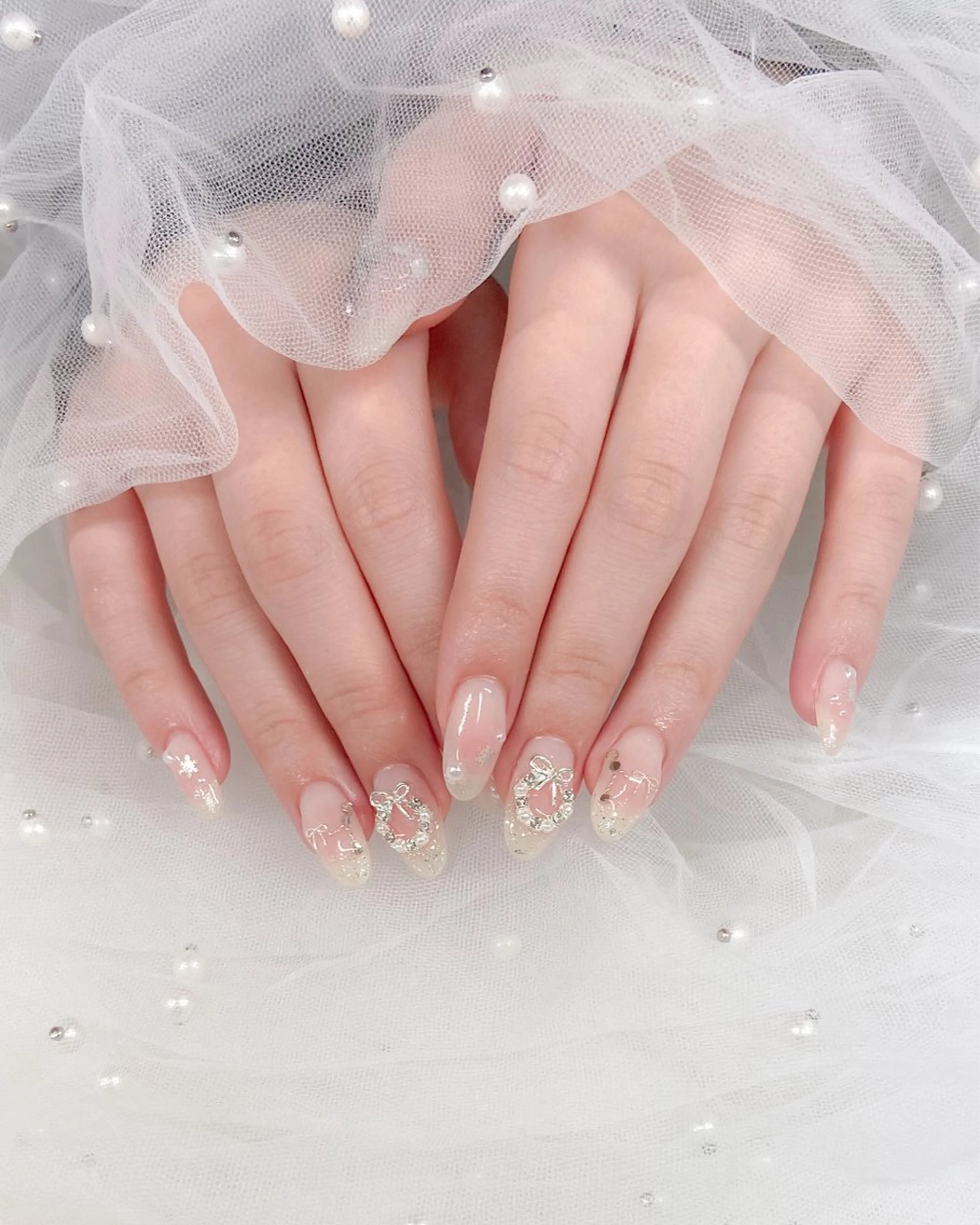 ネイル キラキラネイル ピンク シンプルネイル 冬ネイル クリスマス ハンドネイル べルミエール sakiのネイルデザイン