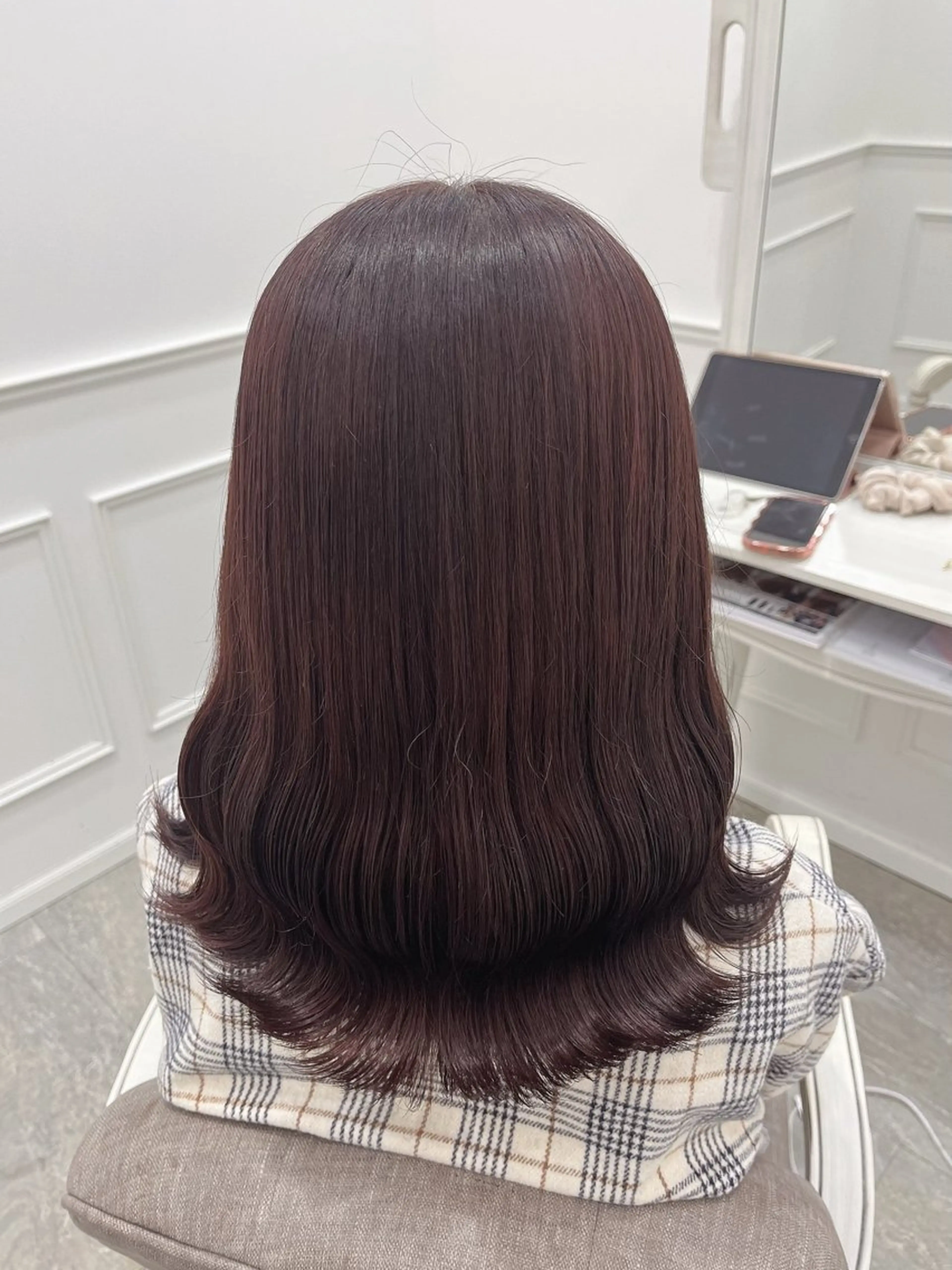 セミロング カラー 新井 凪のヘアスタイル