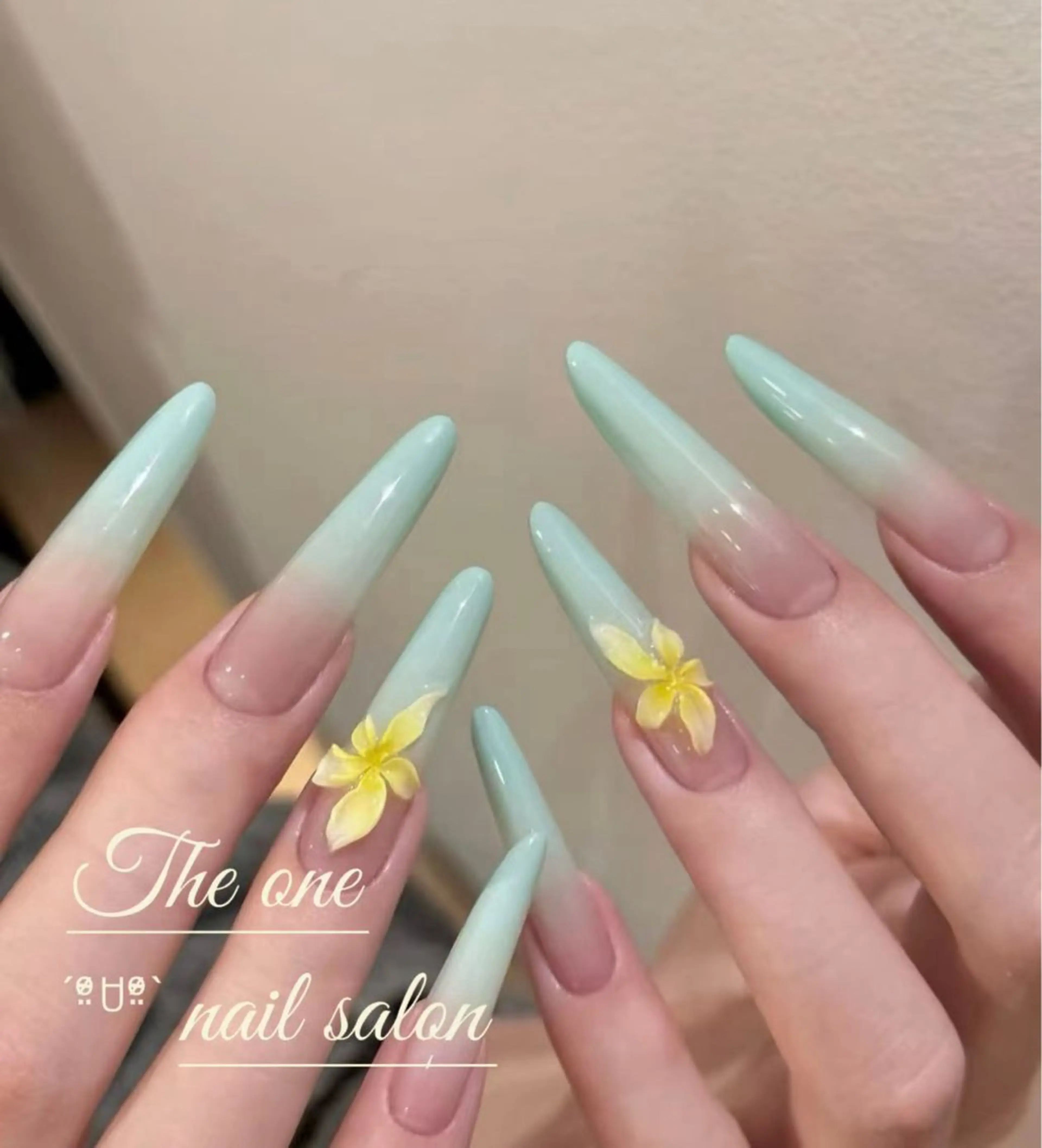 ネイル The oneアオイ アオイのネイルデザイン