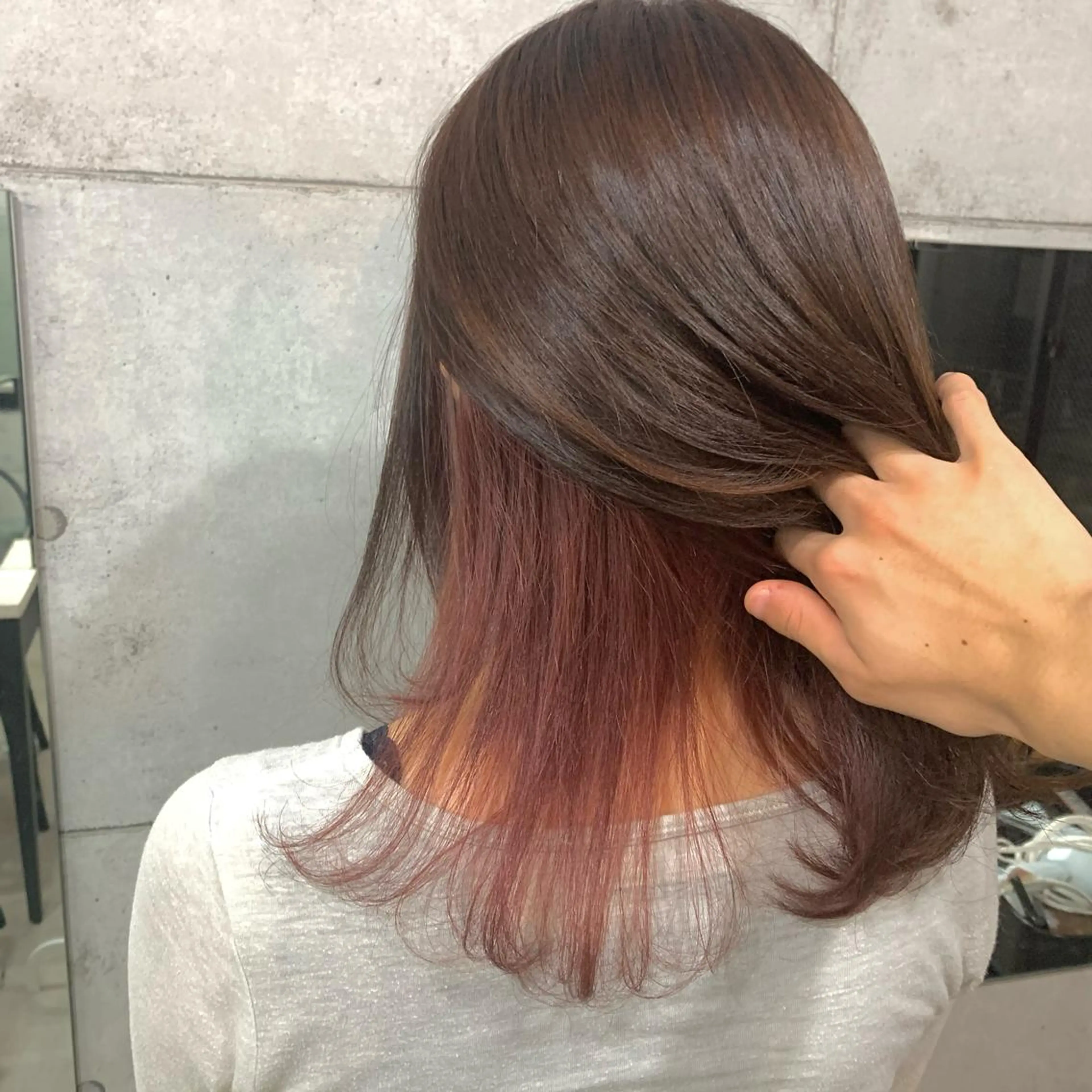 ミディアム カラー パーマ ヘアアレンジ メンズ キッズ ネイル マツエク・マツパ ヘアカラー トリートメント ヘアセット 切りっぱなしヘアボブ ミディアムヘアRYOのヘアスタイル