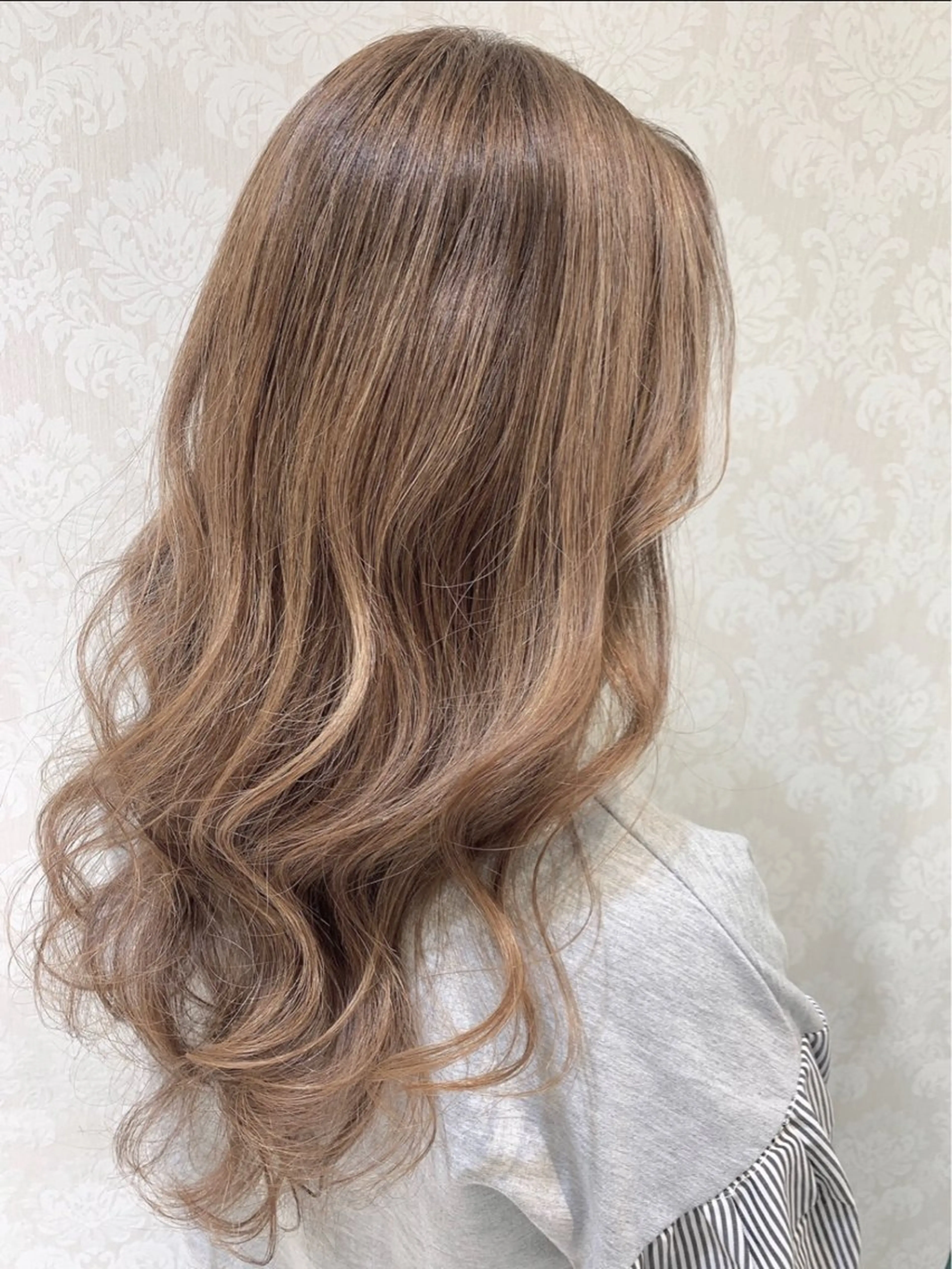 ロング カラー ブリーチ 透明感カラー ダブルカラー ブリーチなしカラー 顔まわりレイヤー 大人レイヤー& 透明感カラー💄のヘアスタイル