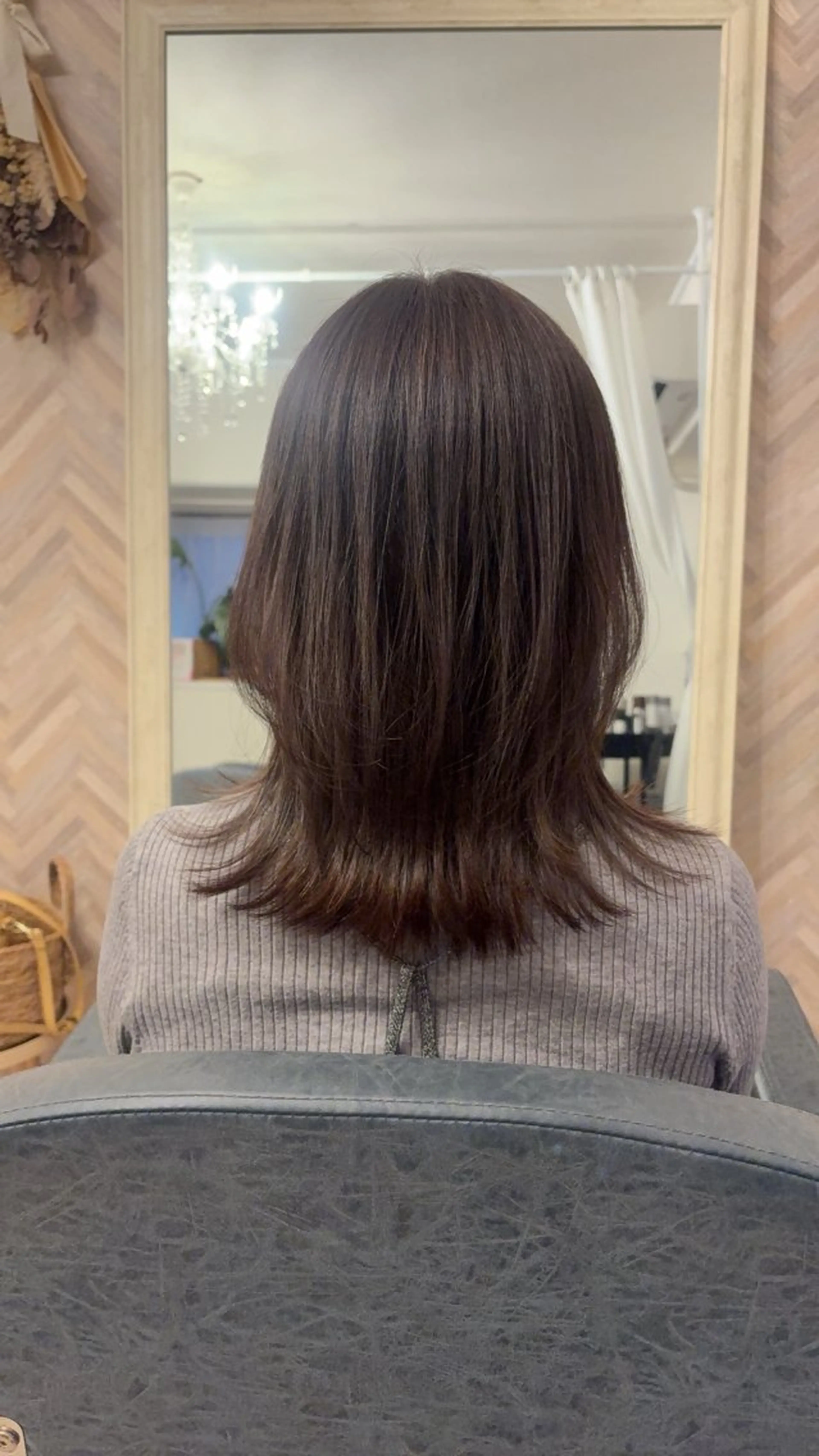 ミディアム レイヤーカット 戸川 浩子のヘアスタイル