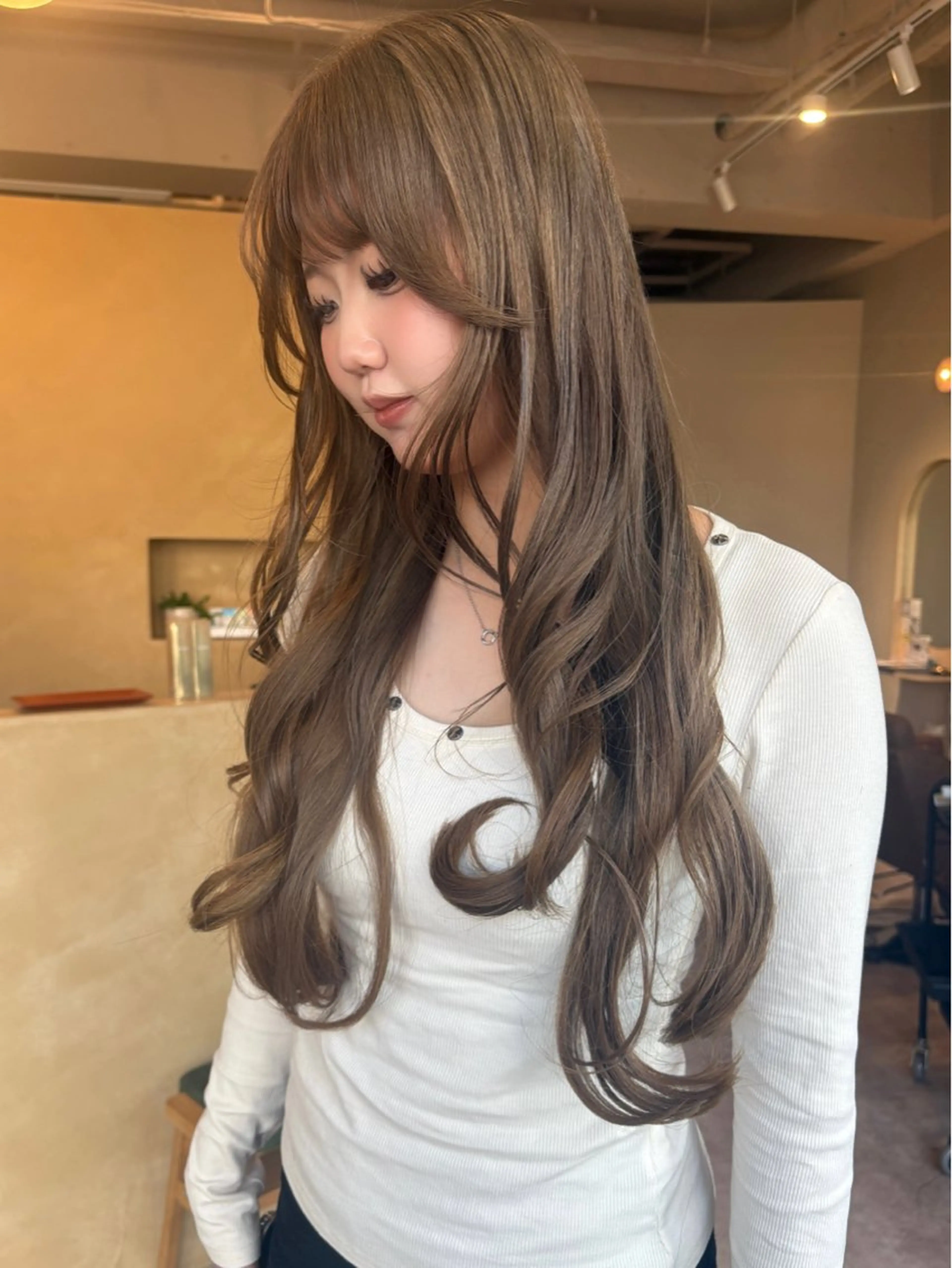 ロング 西田 朋華のヘアスタイル