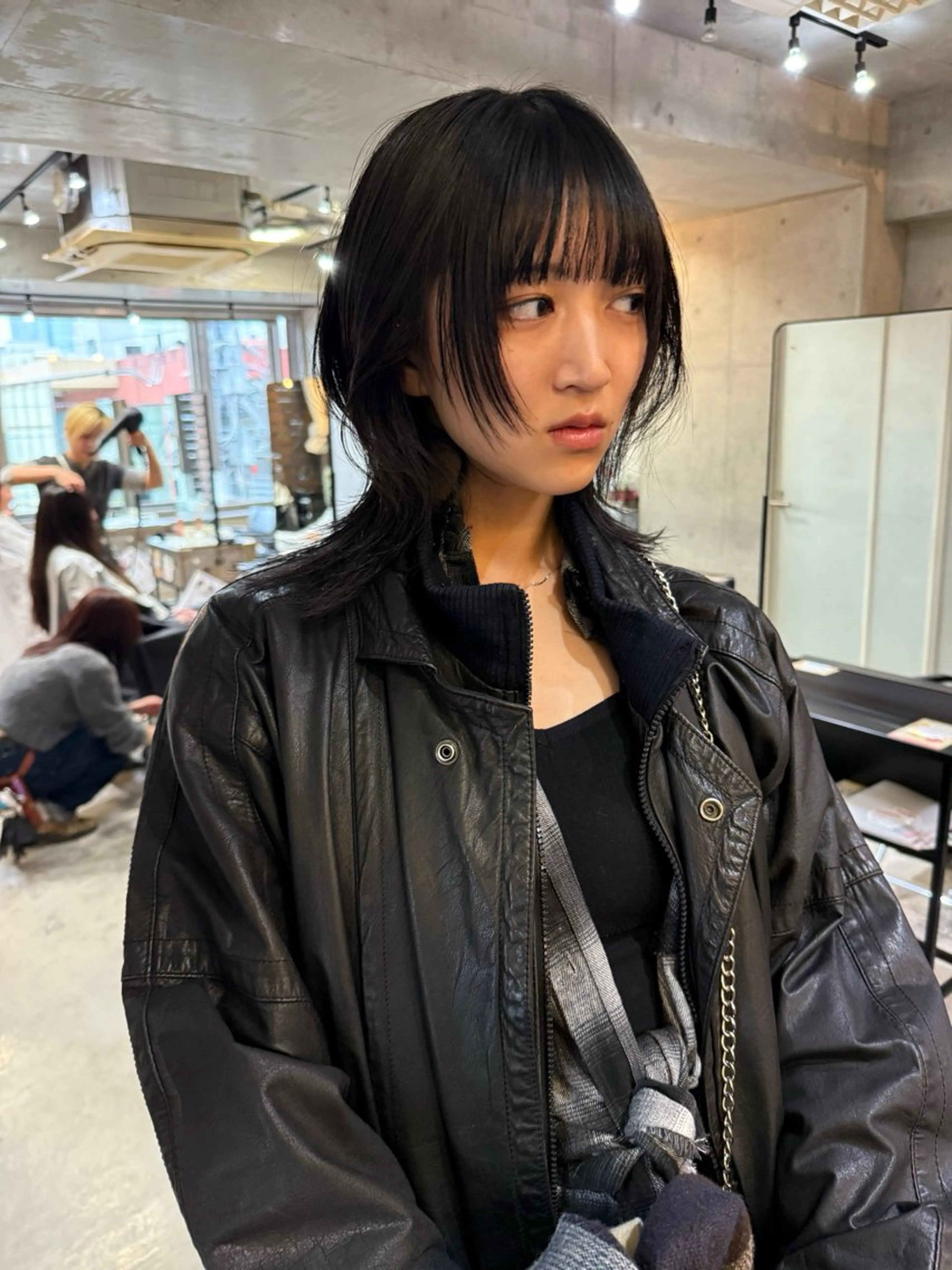 ミディアム 顔まわりレイヤー レイヤーカット カット レイヤーカット\ウル フ　chinatsuのヘアスタイル