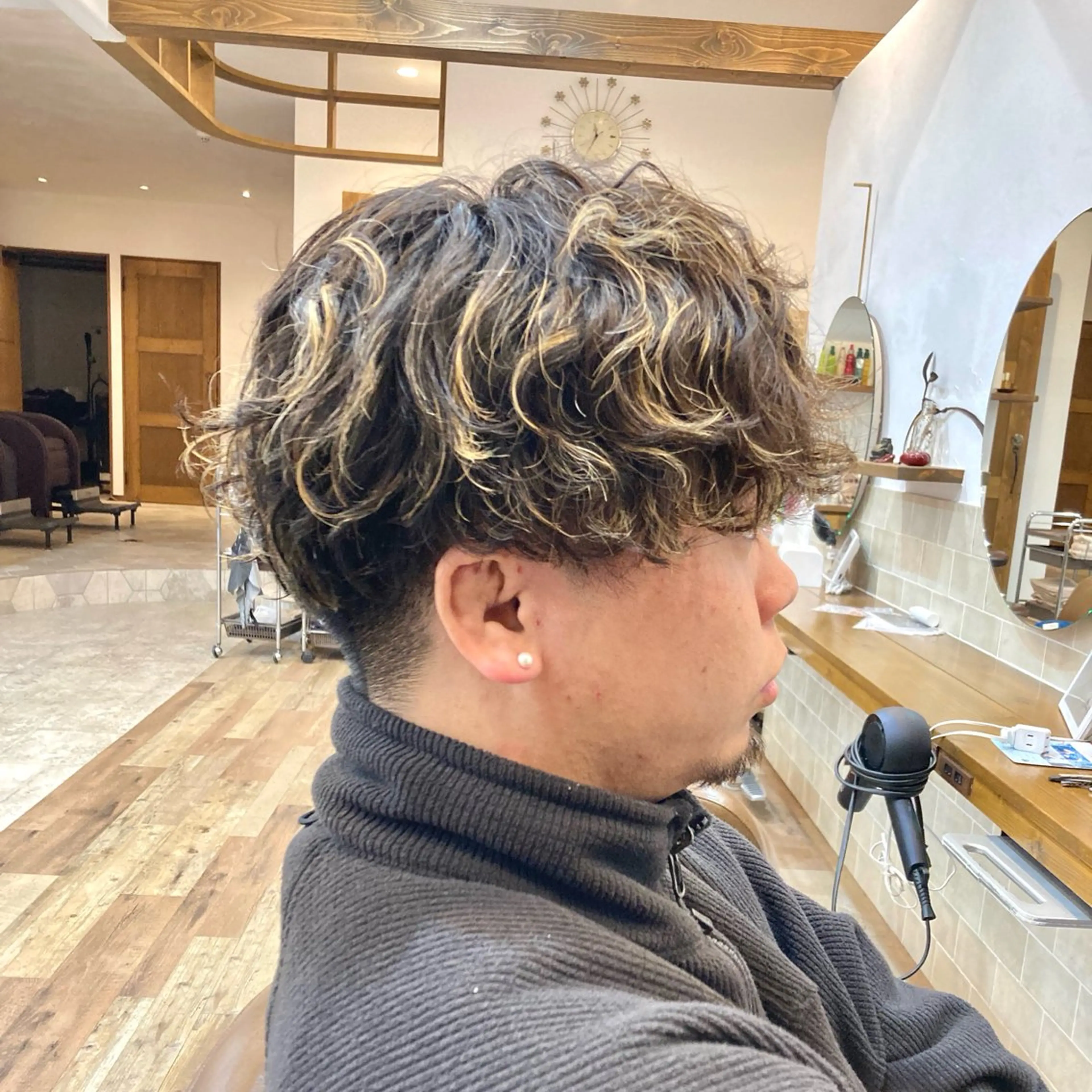 ミディアム パーマ メンズ カット特化型 美容師/栗本のヘアスタイル