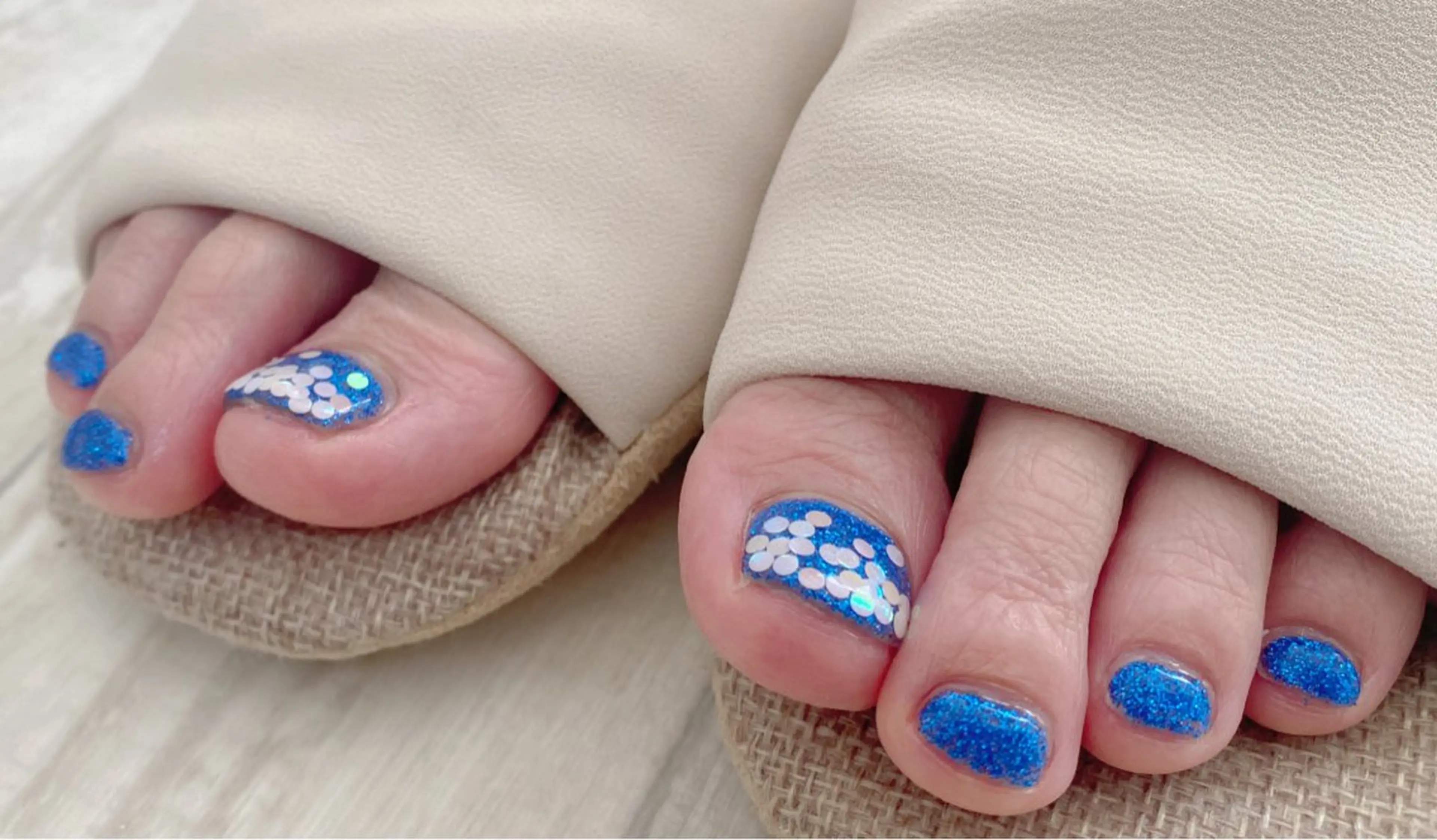 ネイル フットネイル ニュアンスネイル🌈 MYU Nailsのネイルデザイン