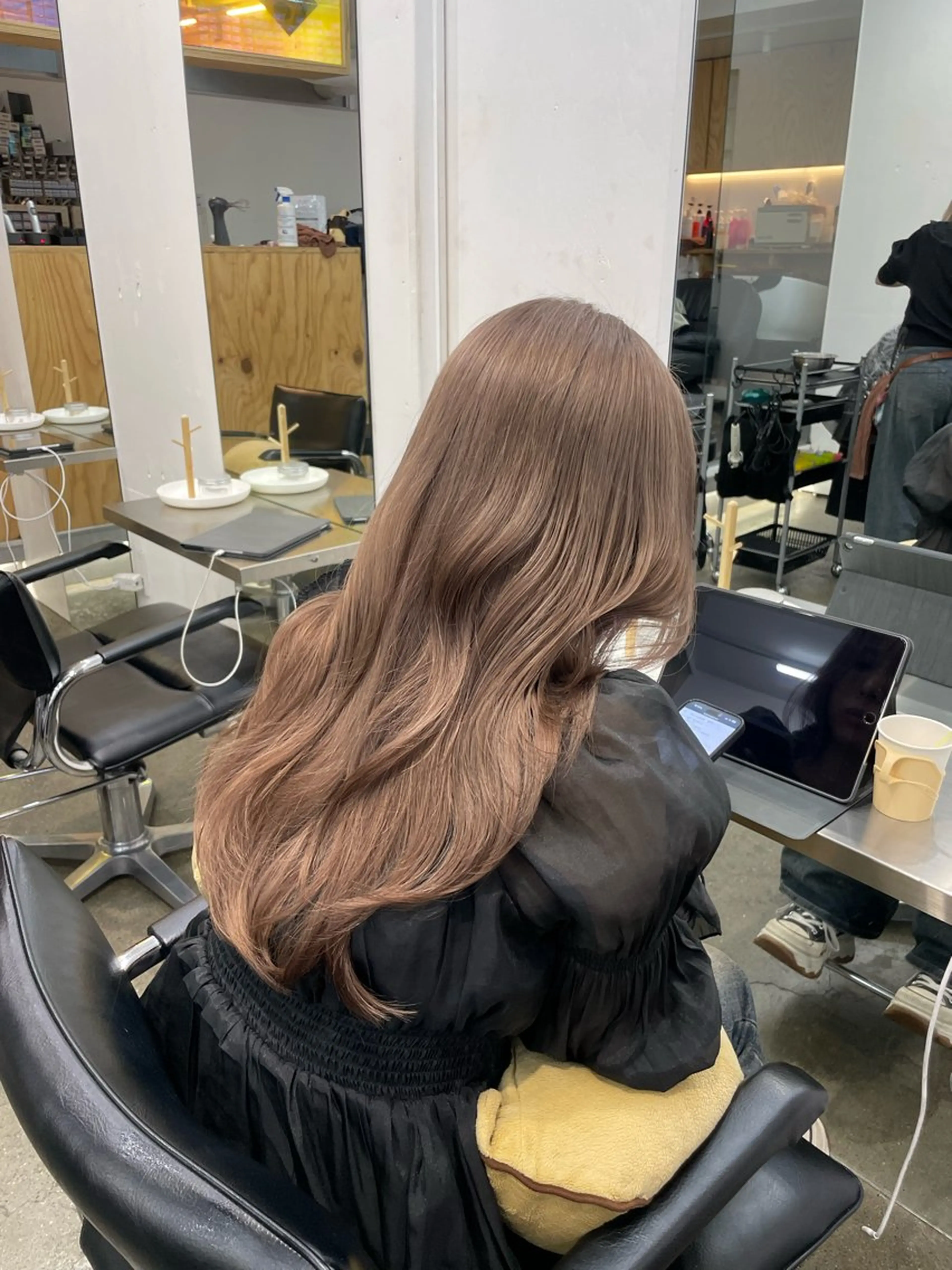 ロング カラー ベージュカラー ブリーチ ブラウンカラー ブラウンベージュ ケアブリーチ ヘアカラー ♡🪞韓国スタイル/ MISATO🪞♡のヘアスタイル