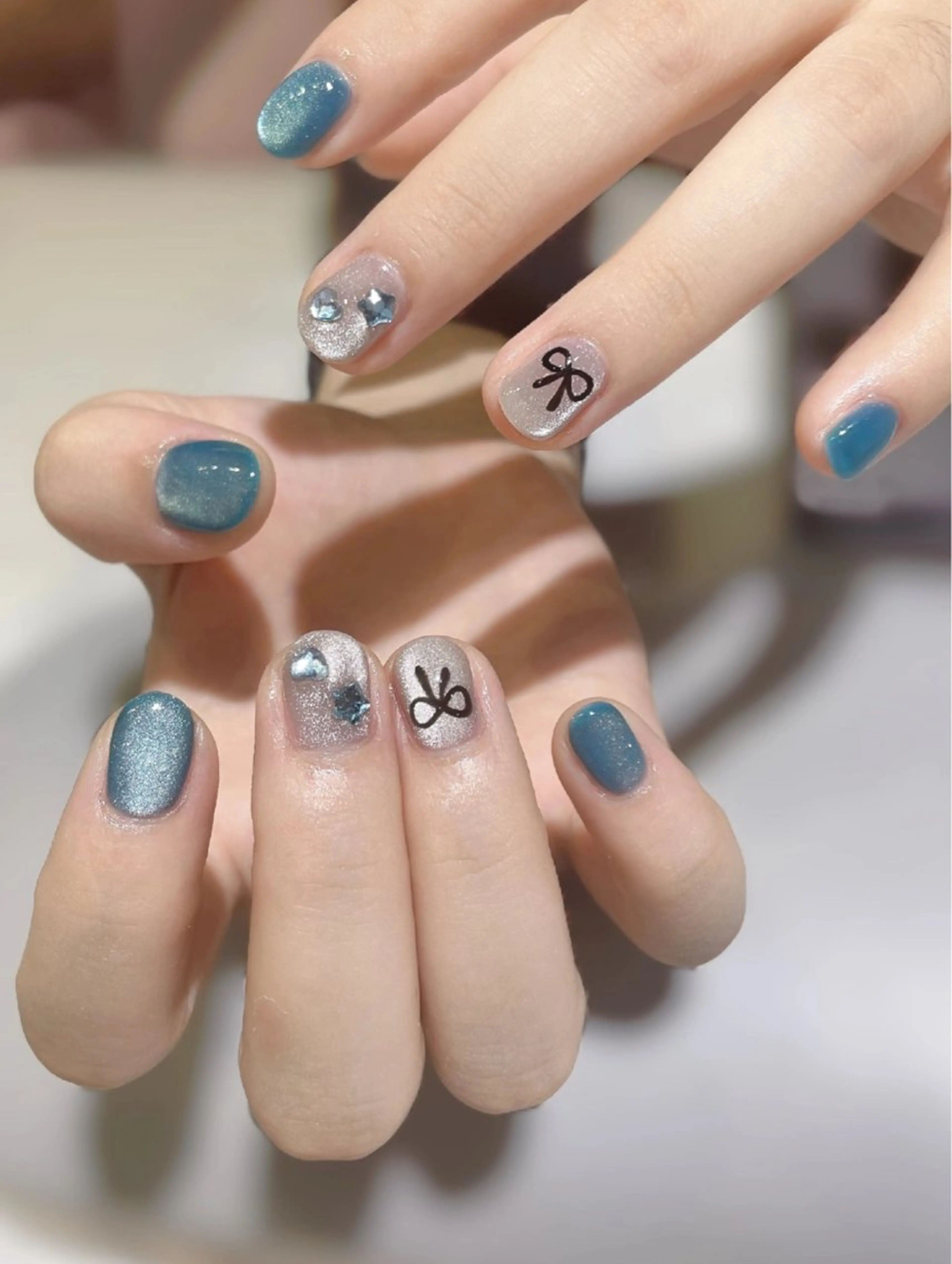 ネイル オーロラネイル 長さ出し フットネイル 韓国ネイル ラメ(グリッター) 👍thumbs up nail👍のネイルデザイン