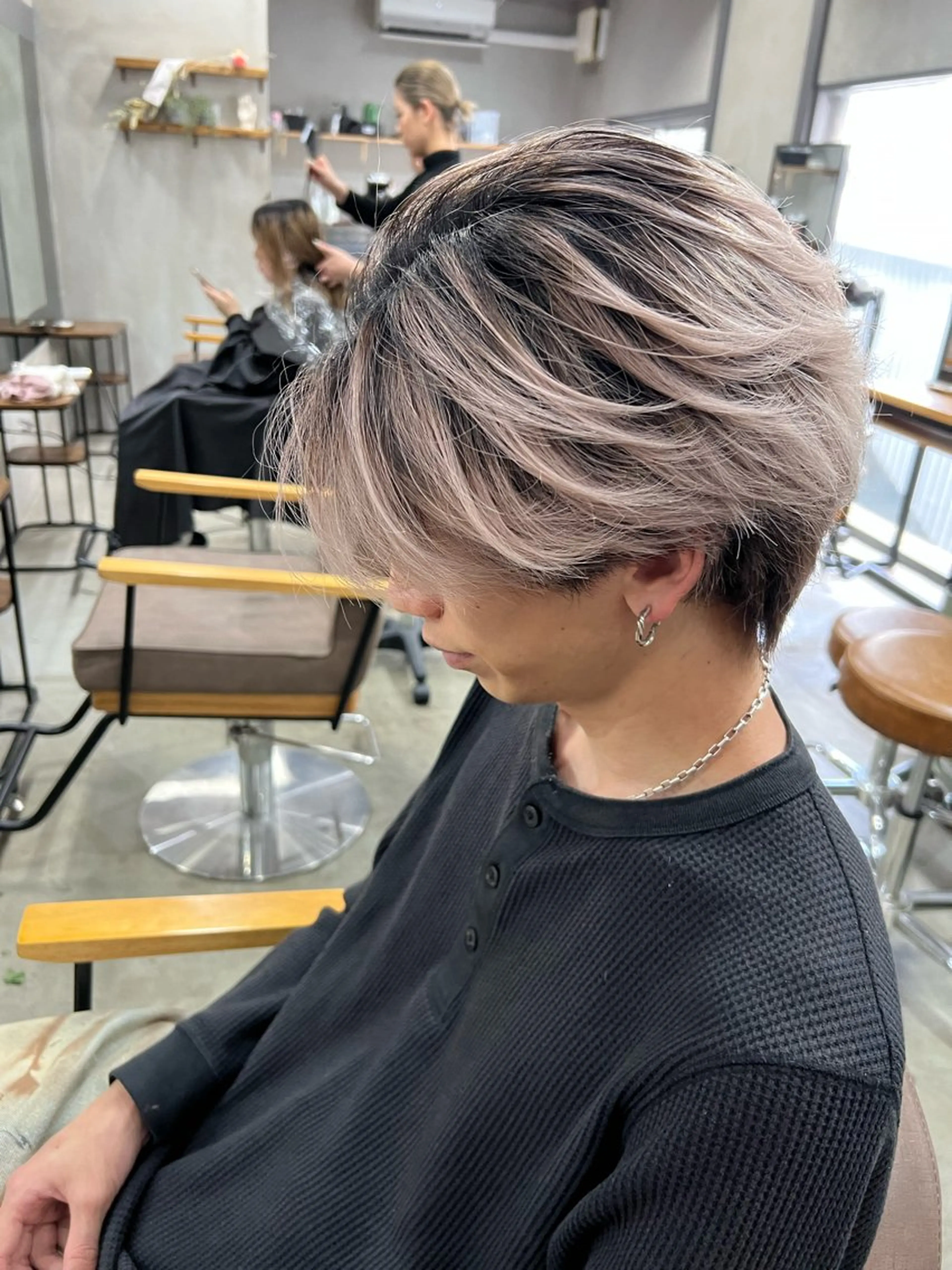 カラー メンズ メンズバレイヤージュ バレイヤージュ カット ヘアカラー トリートメント AiM エイム　韓国レイヤーのヘアスタイル