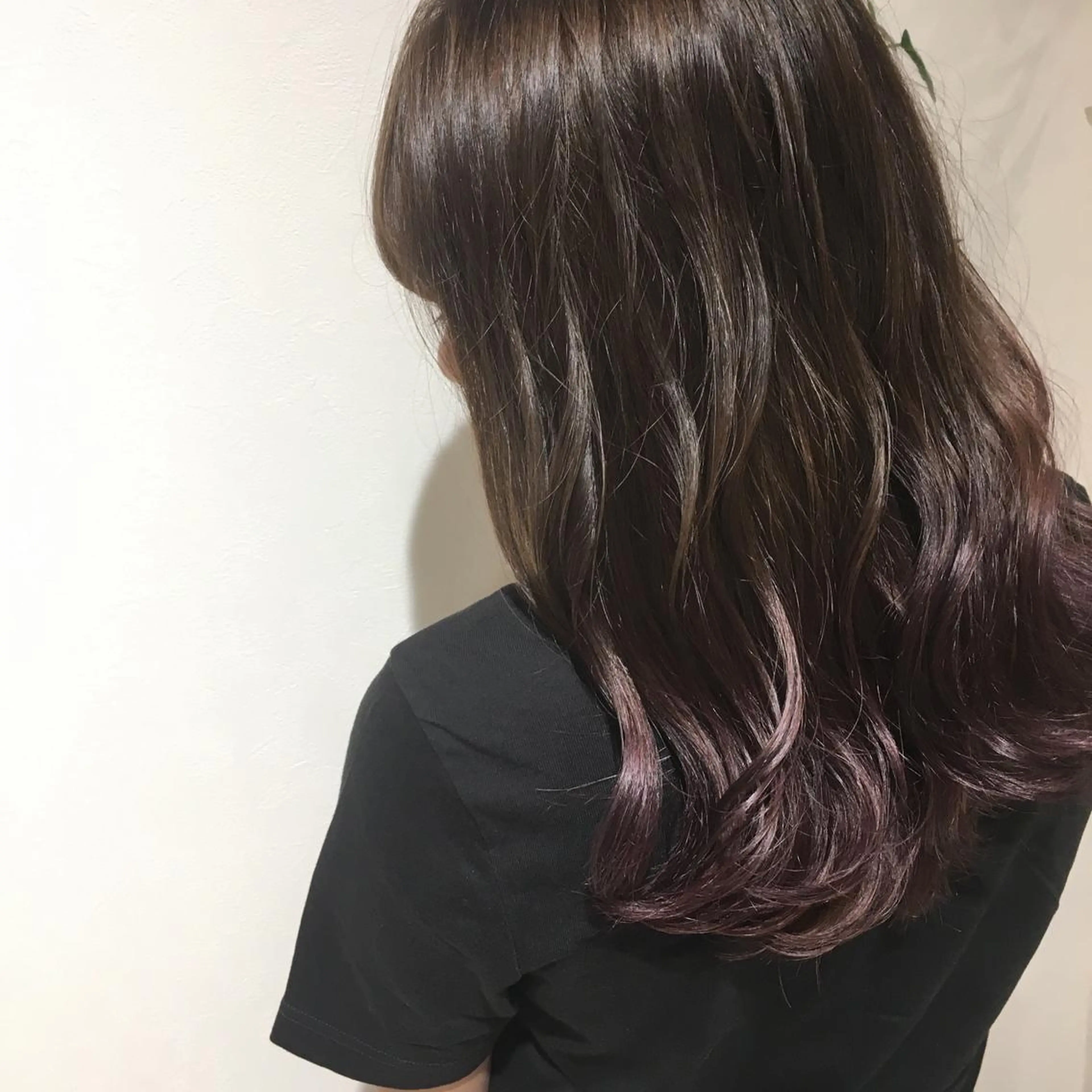 カラー ピンクカラー バイオレットカラー ヘアカラー 永田 琴愛のヘアスタイル