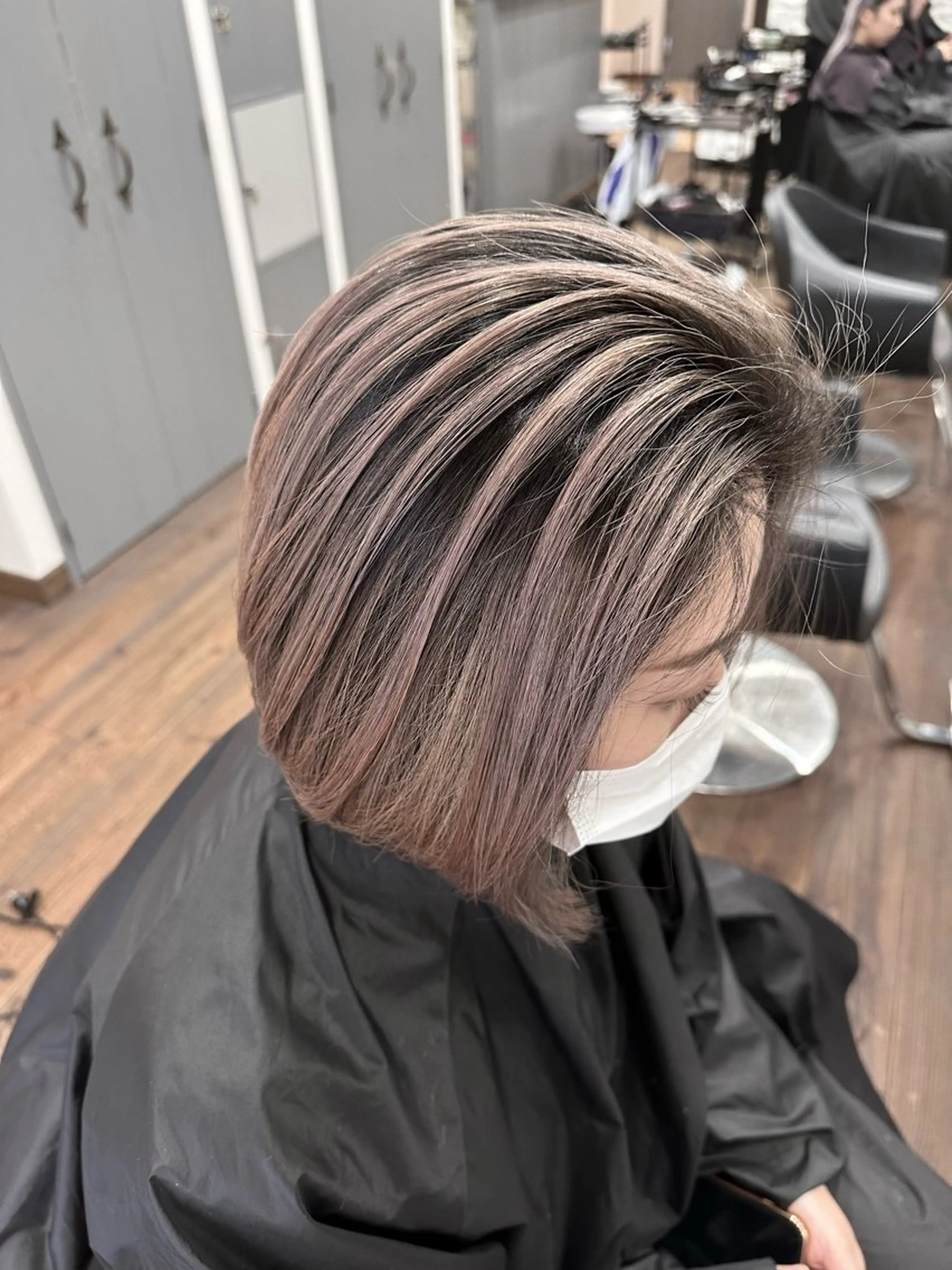 ショート レイヤーカット カット ヘアカラー バレイヤージュ 隅中秀弥のヘアスタイル