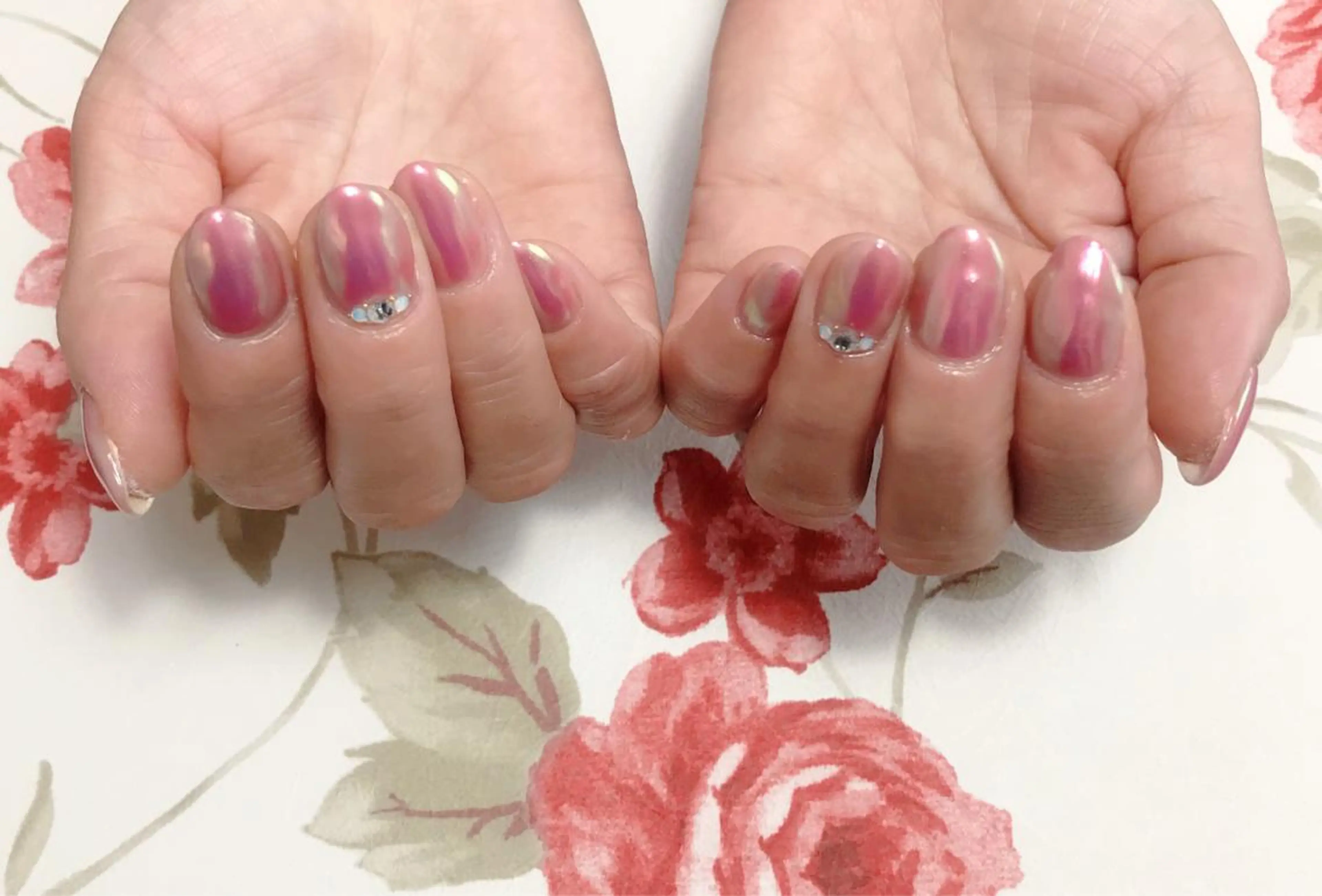 ネイル オーロラネイル nailroom DIASOMNIAのネイルデザイン