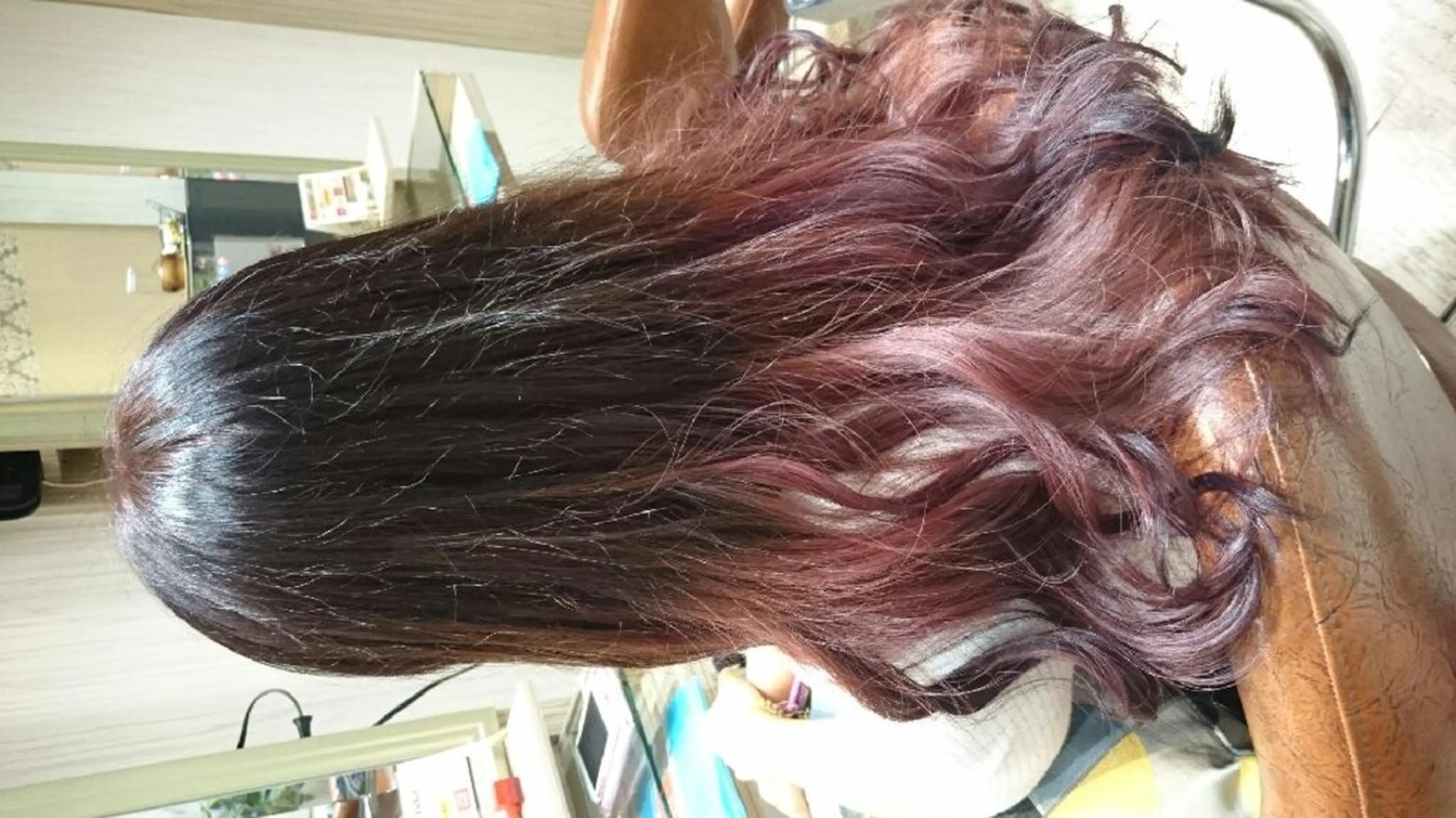 ミディアム セミロング ロング カラー ヘアアレンジ レッドカラー バイオレットカラー 嶋田 ゆきのヘアスタイル