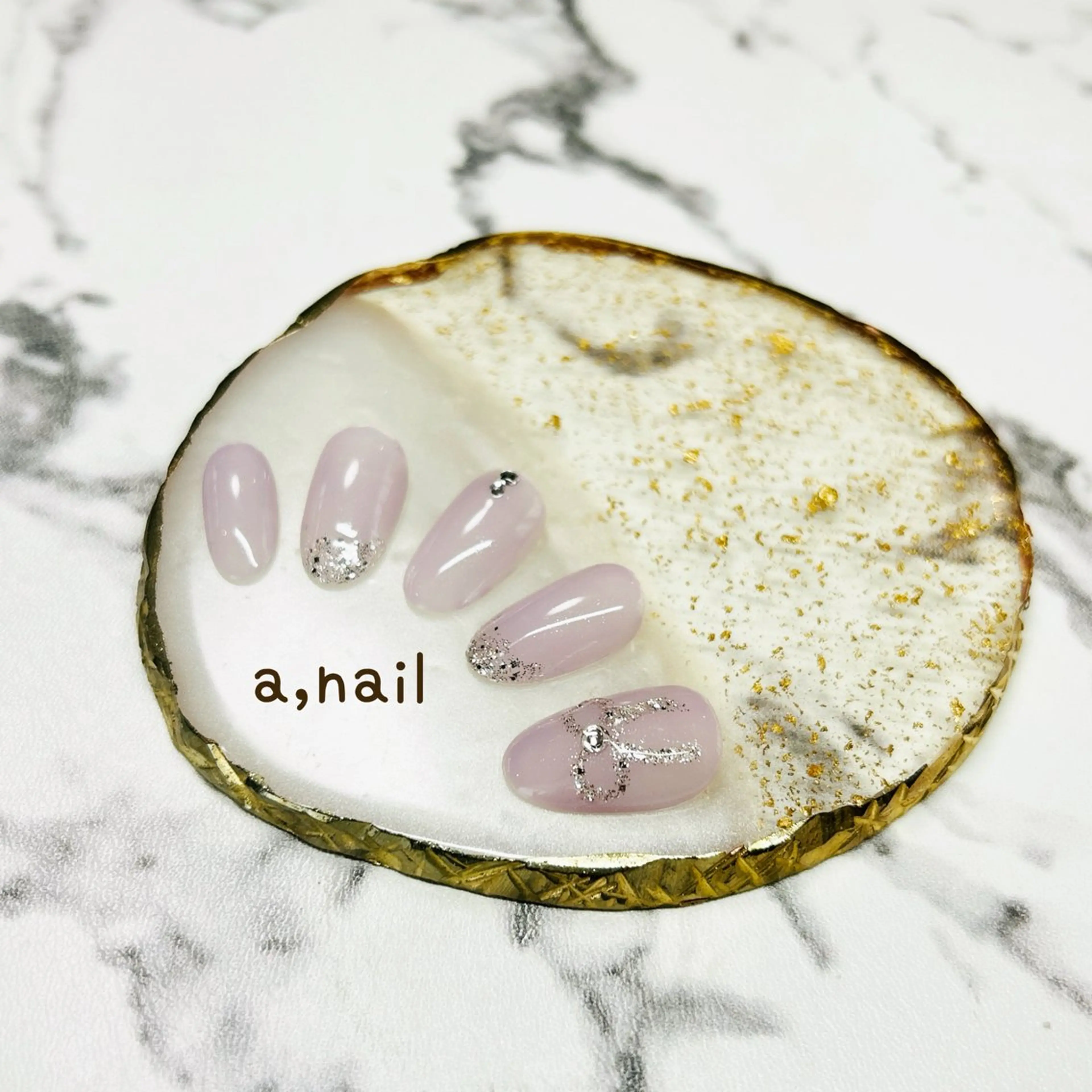 ネイル フレンチネイル キラキラネイル ラメ(グリッター) オフィスネイル リボン ハンドネイル ネイルサロン エーネイルのネイルデザイン