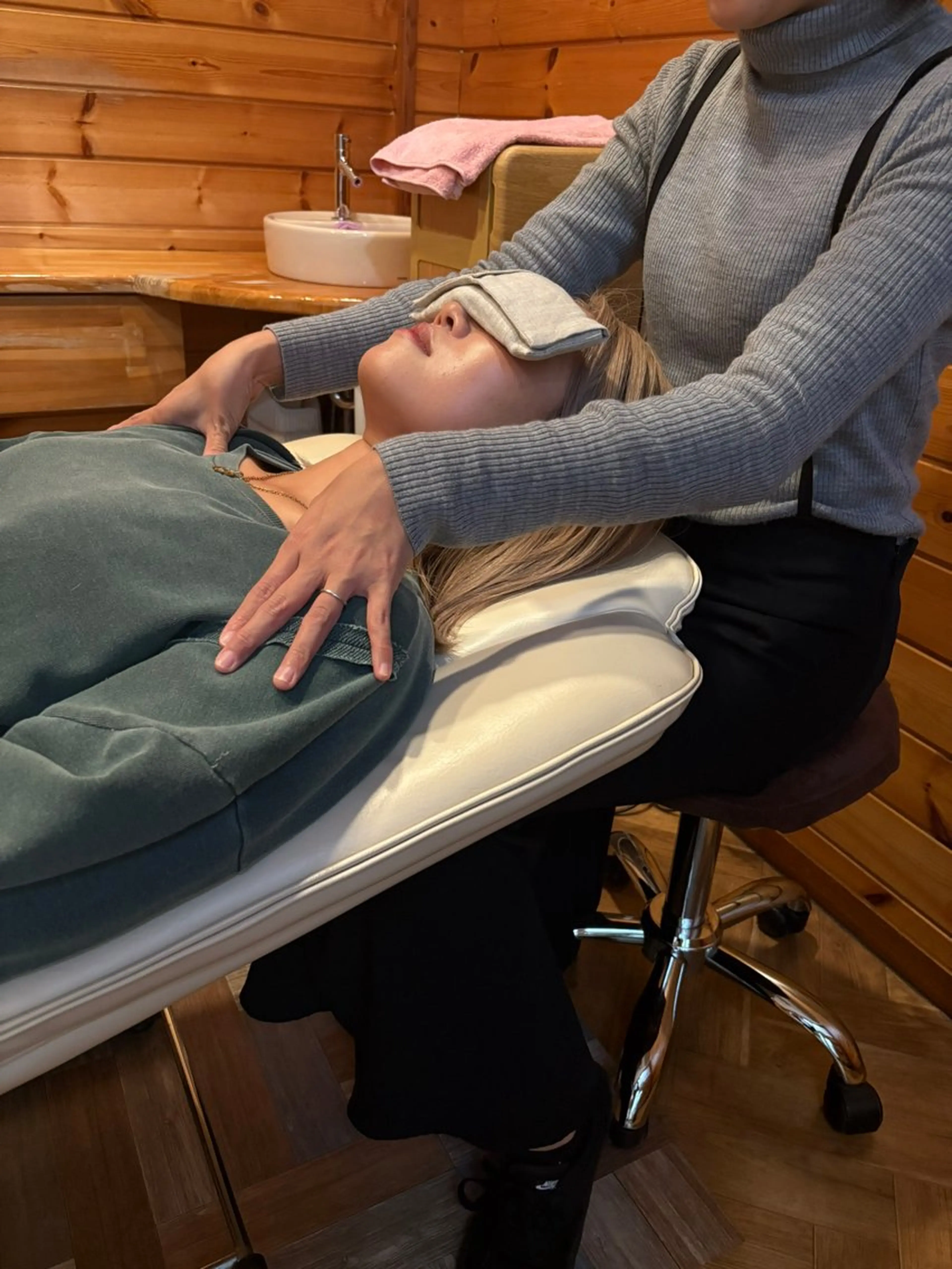 リラク 南部 英里のヘアスタイル