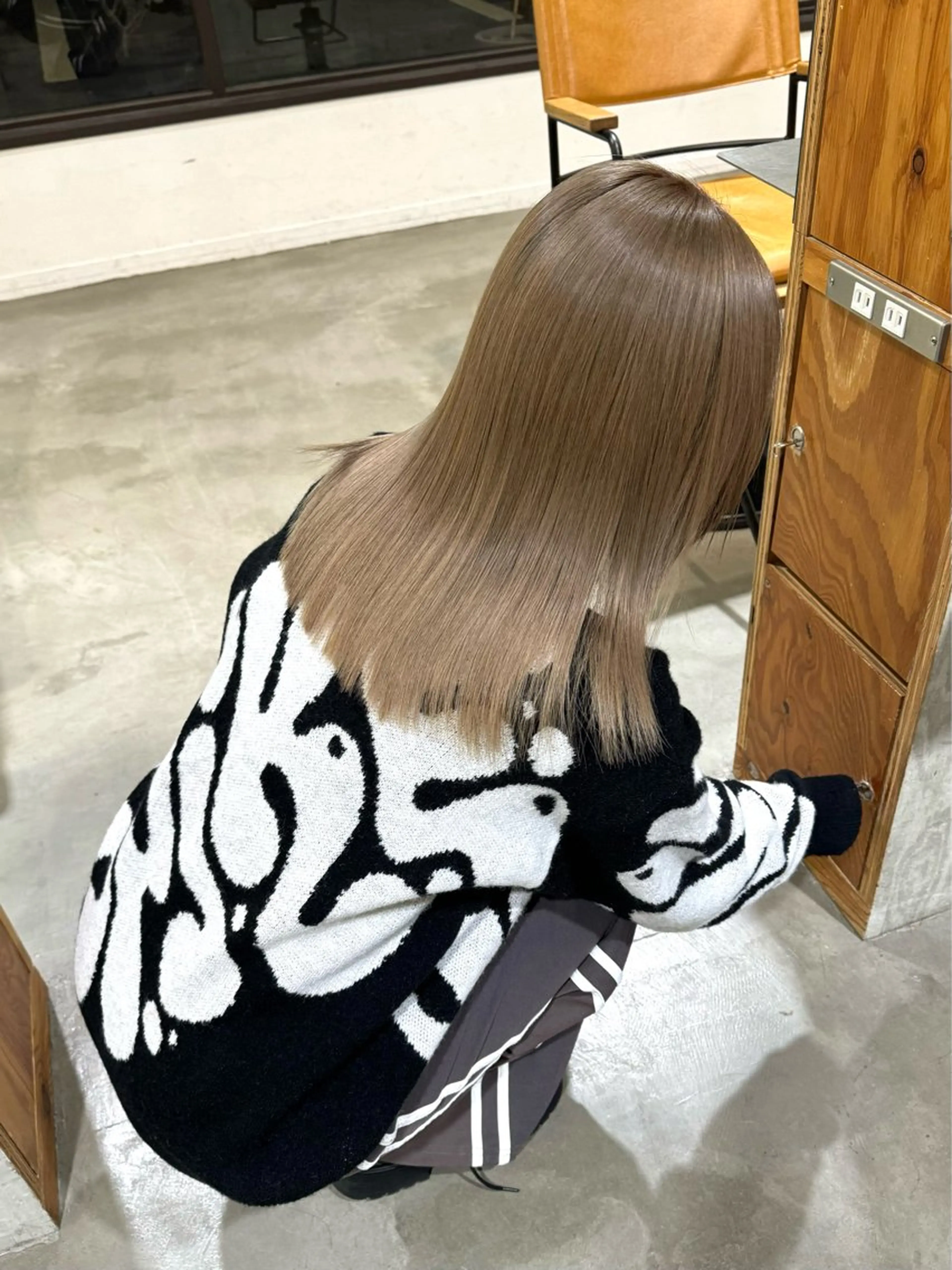 セミロング カラー 小木曽 里華のヘアスタイル