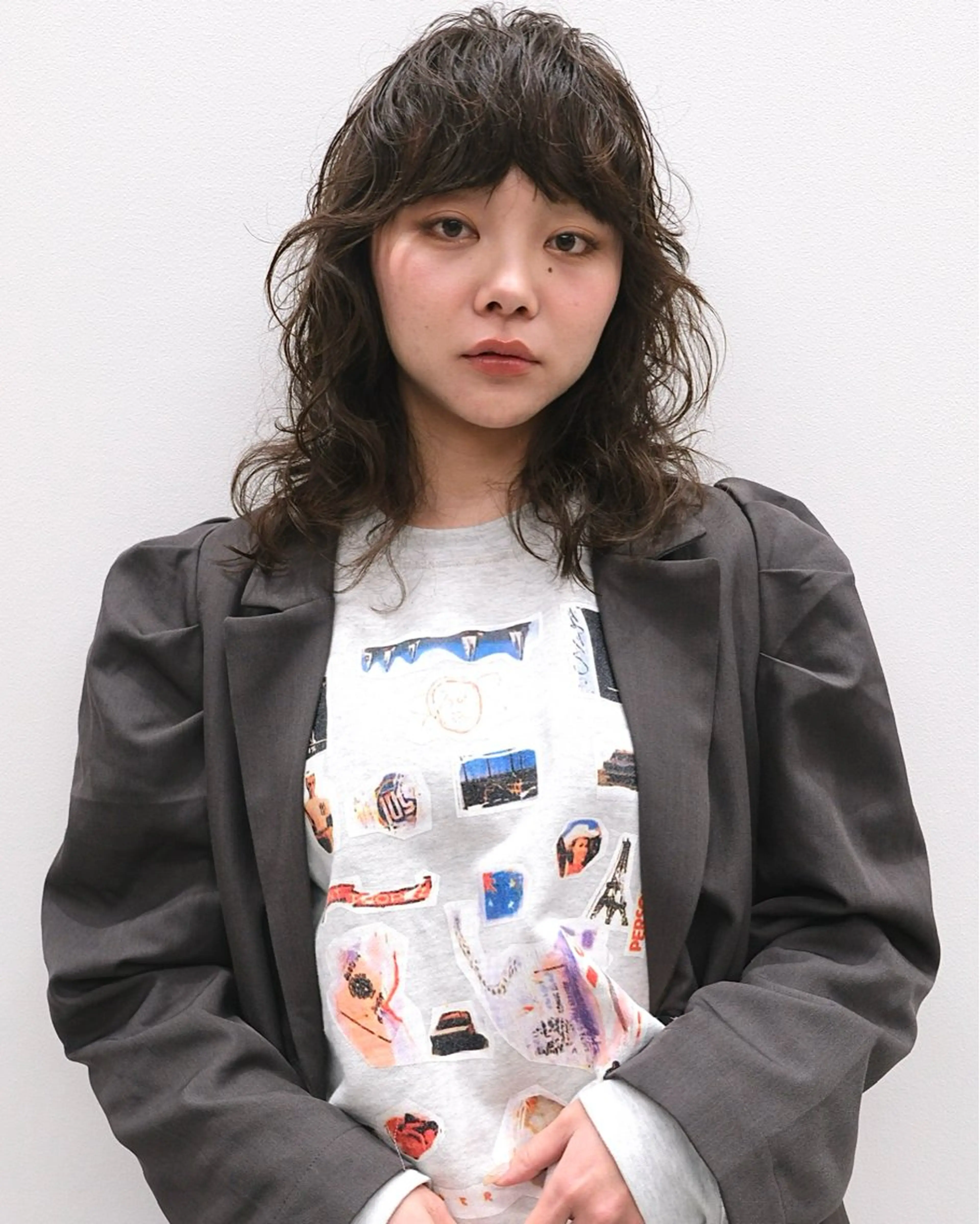 ミディアム パーマ ミディアムレイヤー ミディアムパーマ レイヤーカット ウルフカット カット ヘアカラー パーマ トリートメント (h)wim ウィムのヘアスタイル