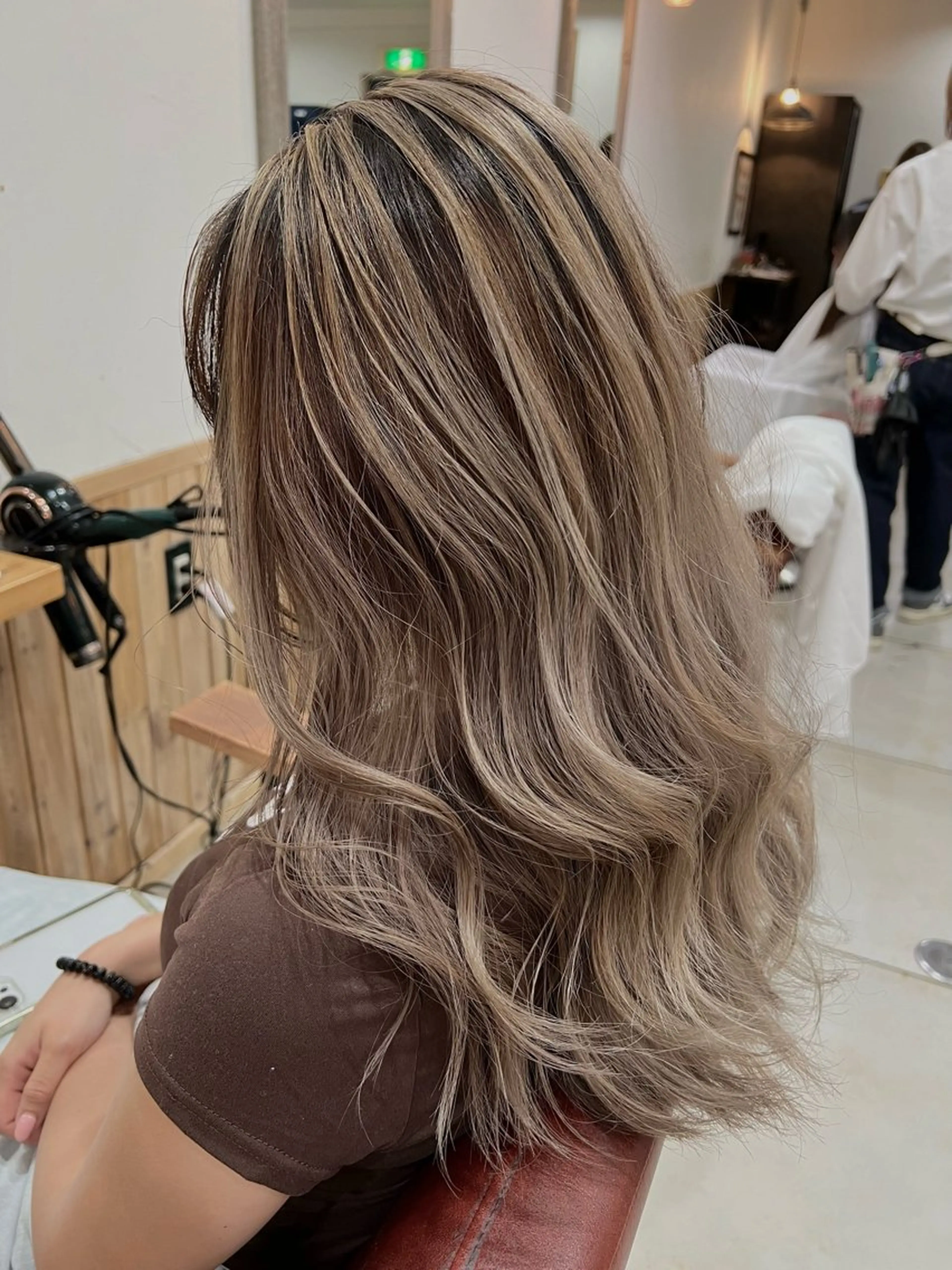 ロング ヘアカラー トリートメント hair  design Norm所属・ハイライトバレイヤー ジュ🎨川村聖吾🎨のヘアスタイル