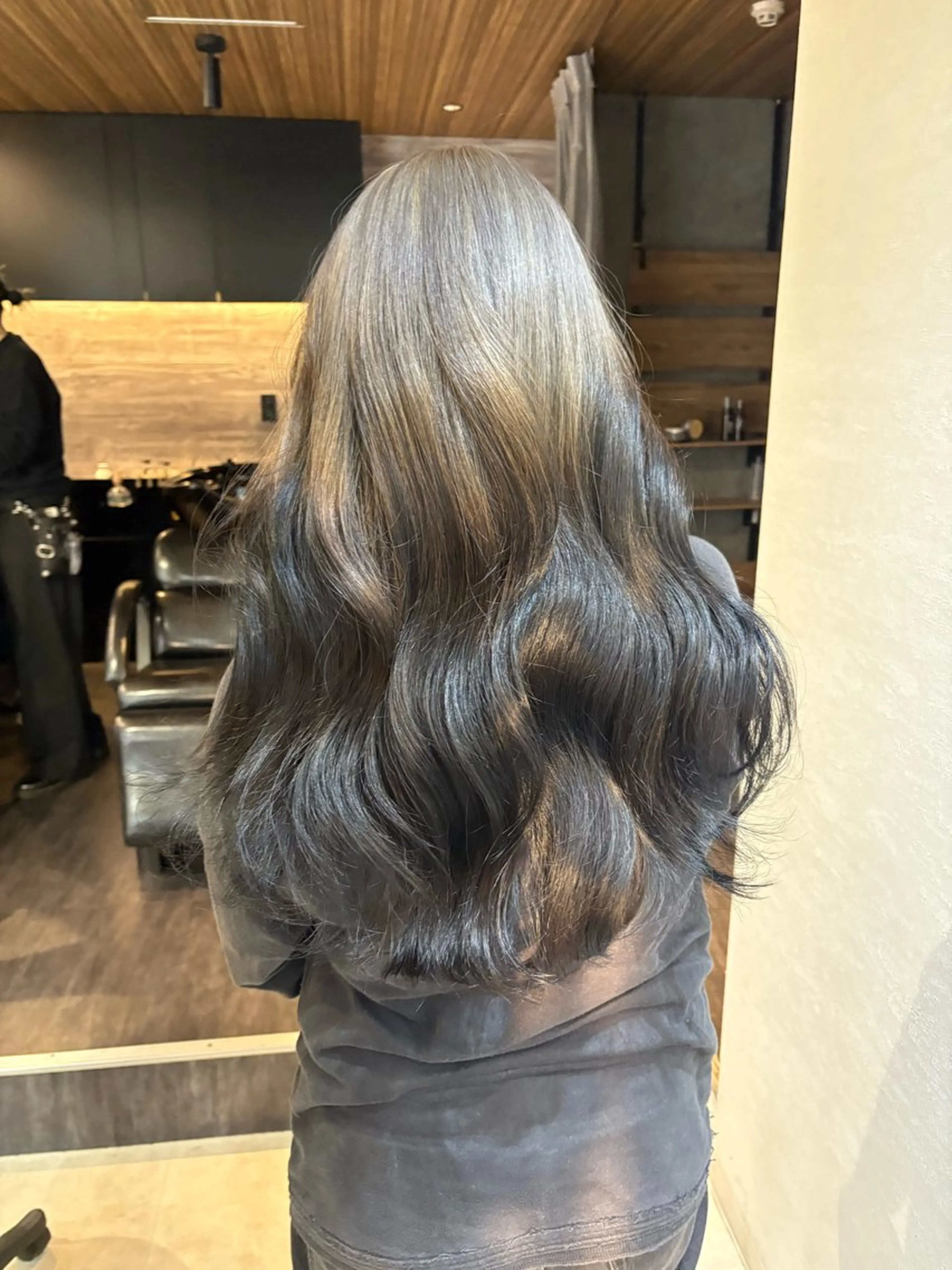 ロング レイヤーカット/韓国 /艶髪/ダブルカラーのヘアスタイル