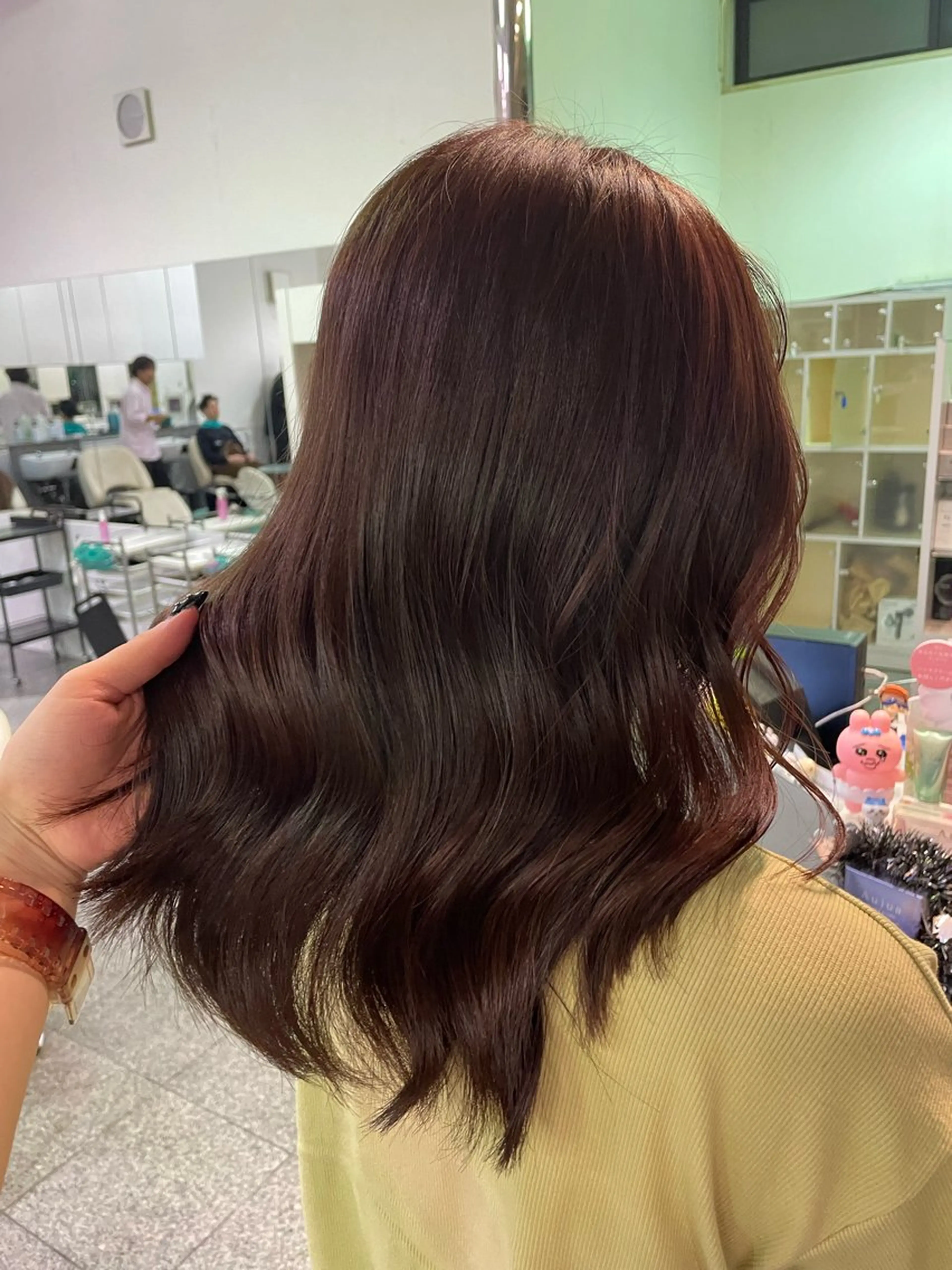 ミディアム カラー ブラウンカラー ラベンダーカラー ラベンダーブラウン カット ヘアカラー トリートメント ハイトーン/ブリーチ 🤍足立里湖のヘアスタイル