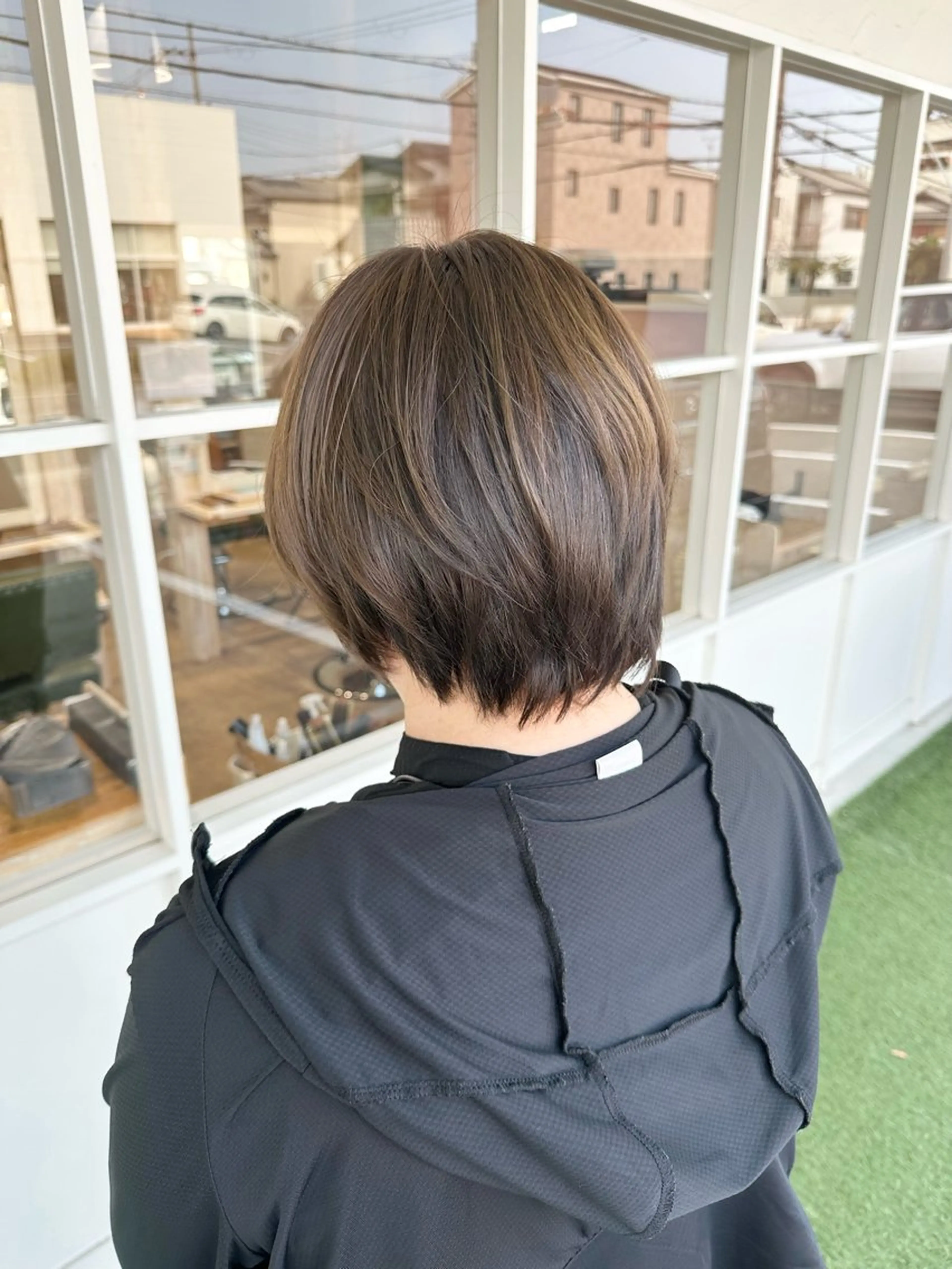 ショート カラー オリーブカラー ヘアカラー 東浦　髪質改善カラー 透明感カラーのヘアスタイル