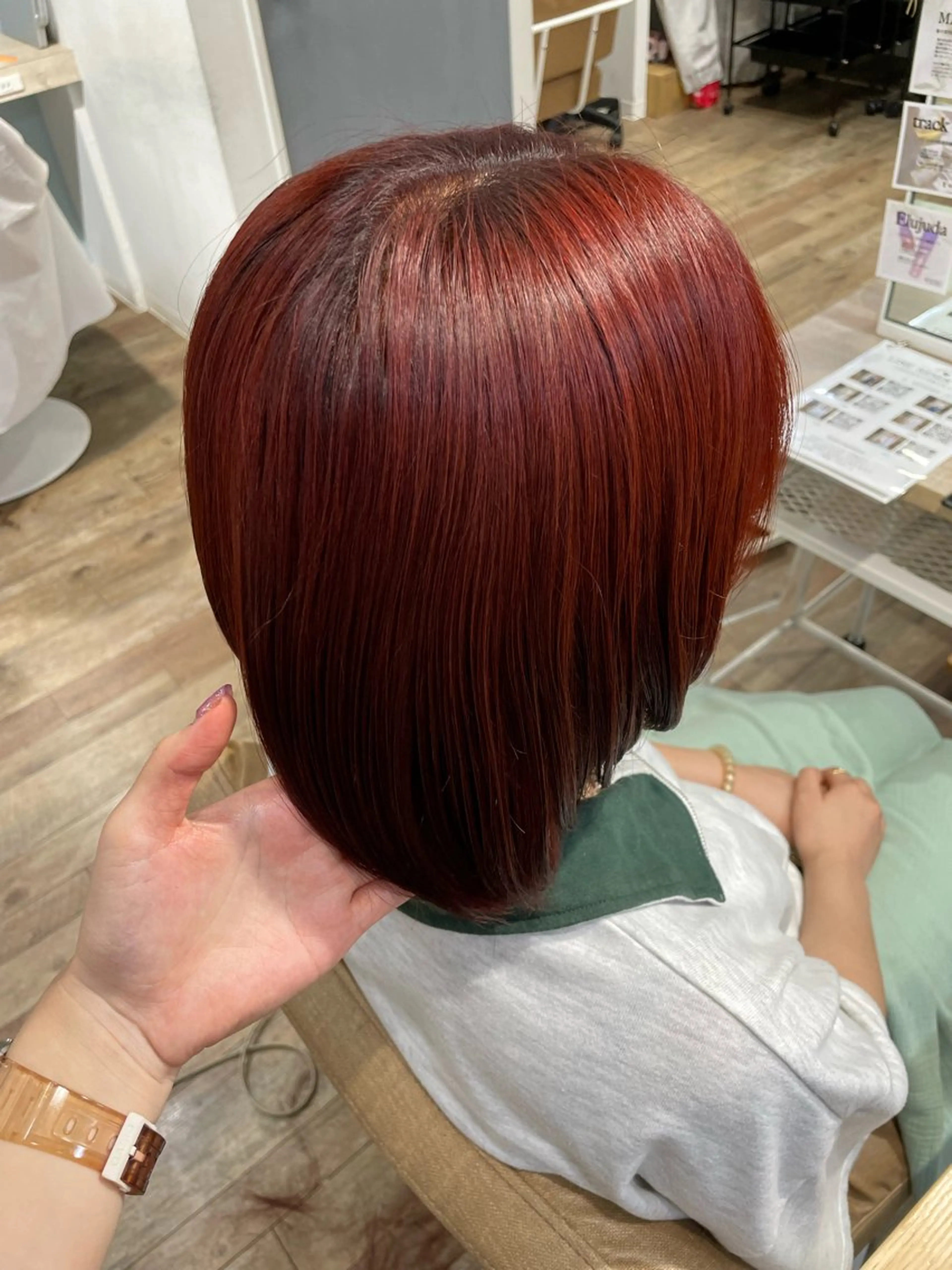 ミディアム カット ヘアカラー トリートメント ピンク・ラベンダー/ レイヤー/NANAのヘアスタイル