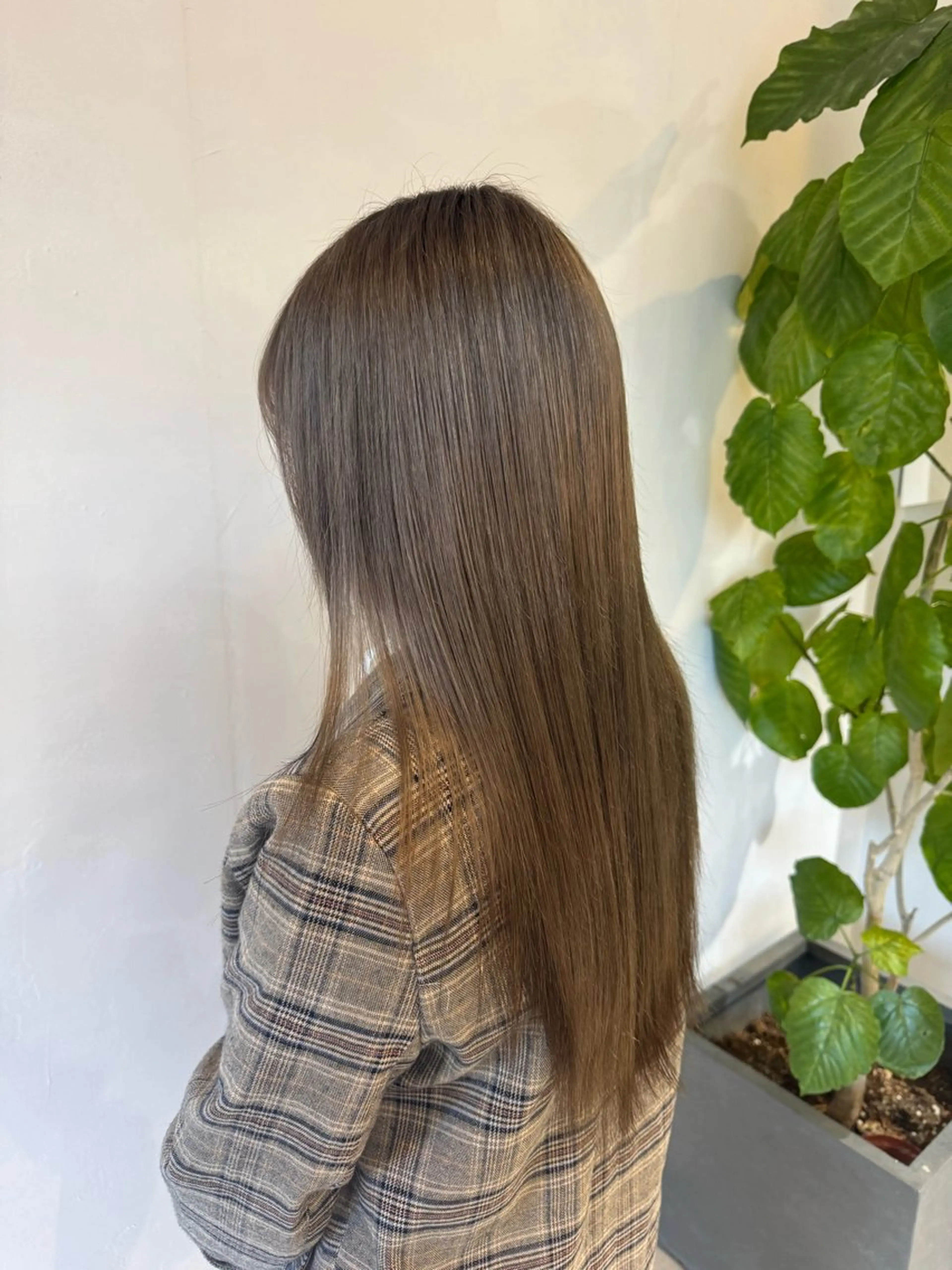 ロング カラー グレージュ ヘアカラー 塩崎 聖奈のヘアスタイル