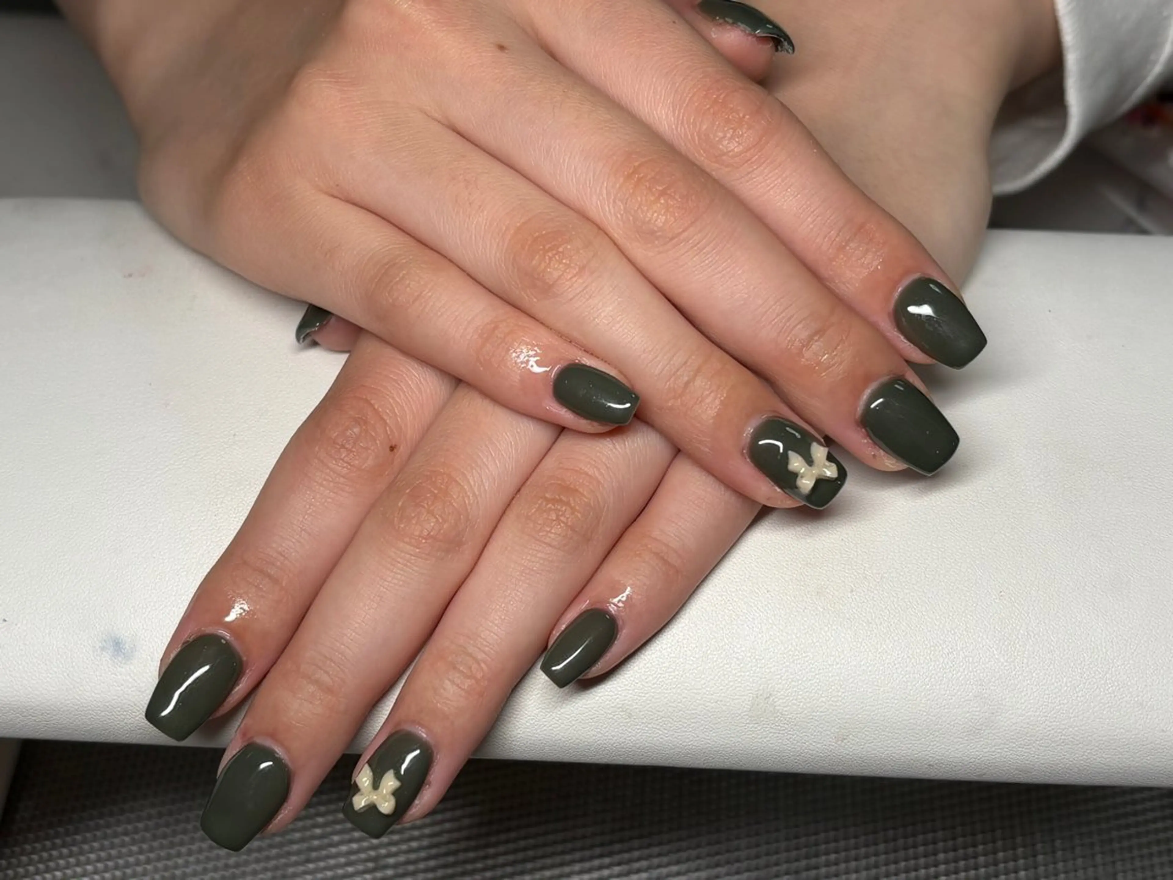 ネイル ハンドネイル Chiara 長さだしのネイルデザイン