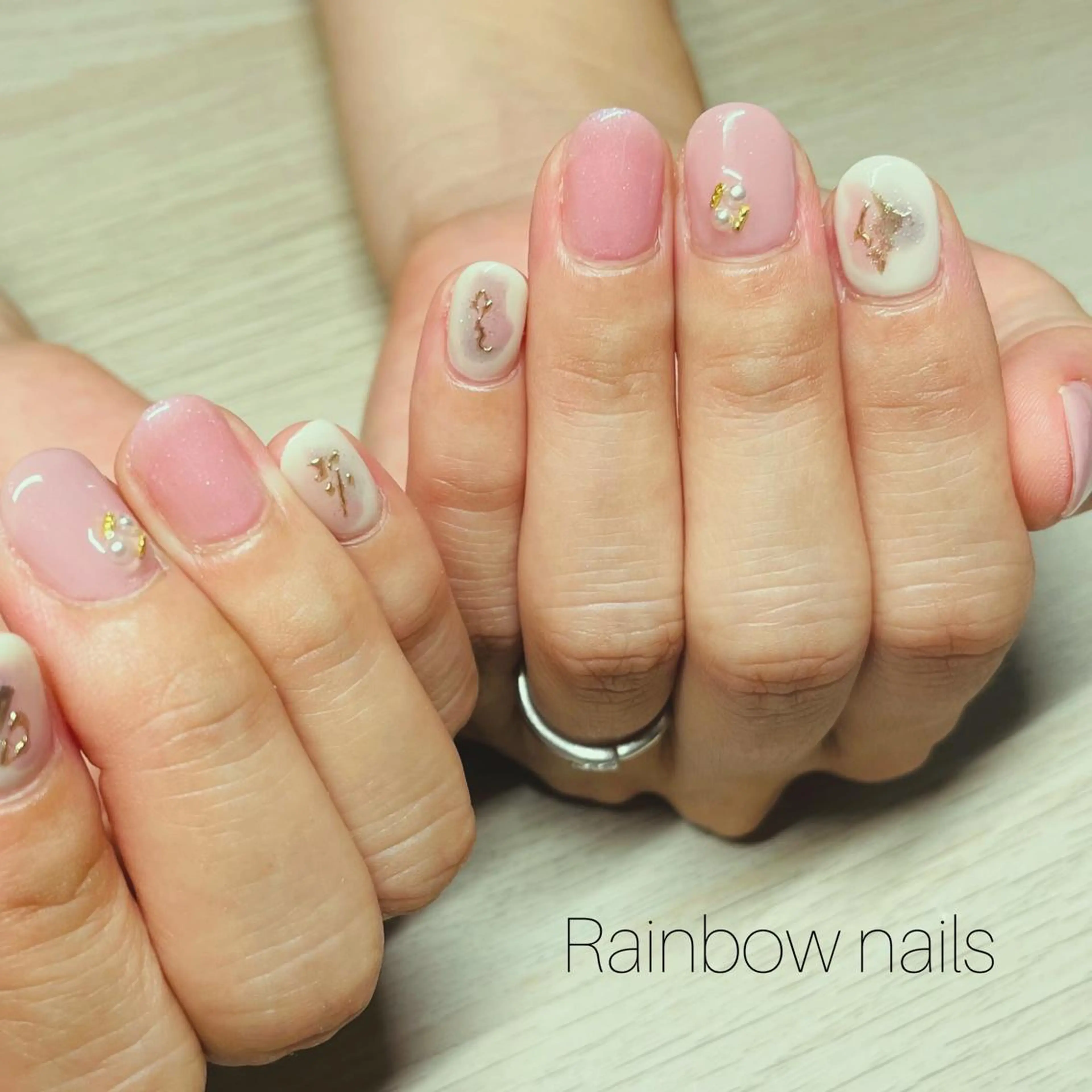 ネイル ピンク Rainbow nailsくろちゃんのネイルデザイン