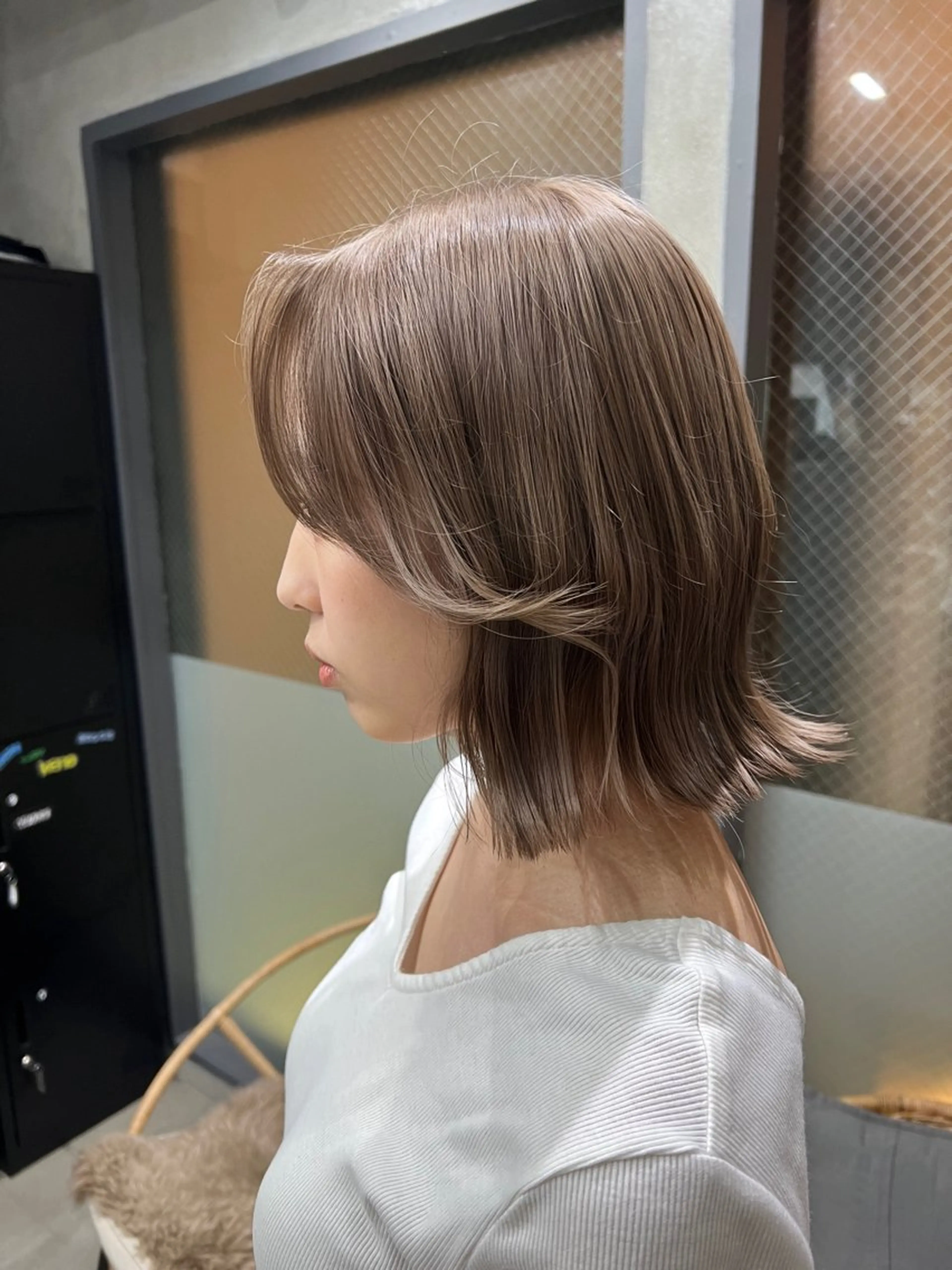 ミディアム ヘアカラー maya レイヤーカットのヘアスタイル