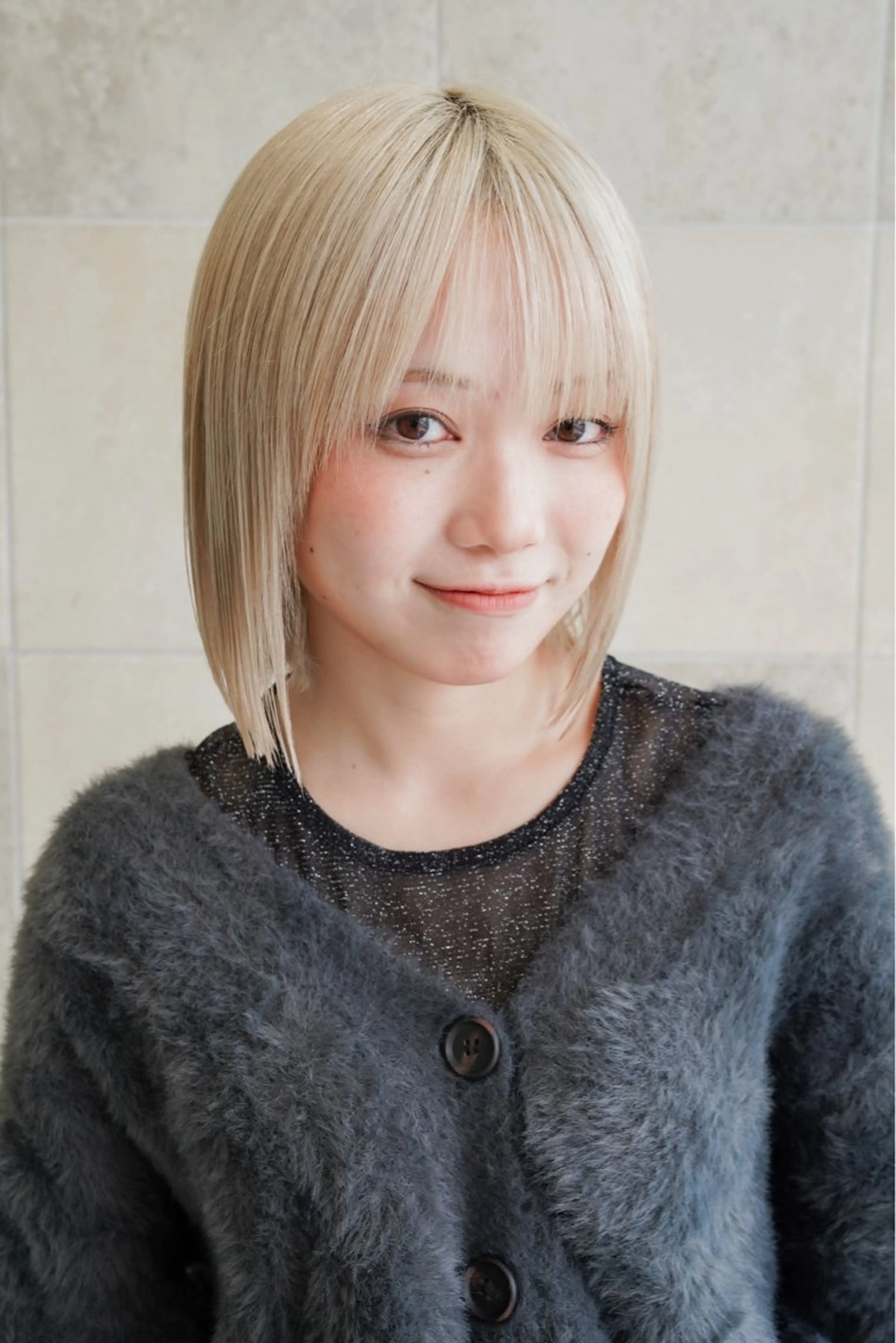 ミディアム ボブ カット ハイライト 石橋 瑞穂のヘアスタイル