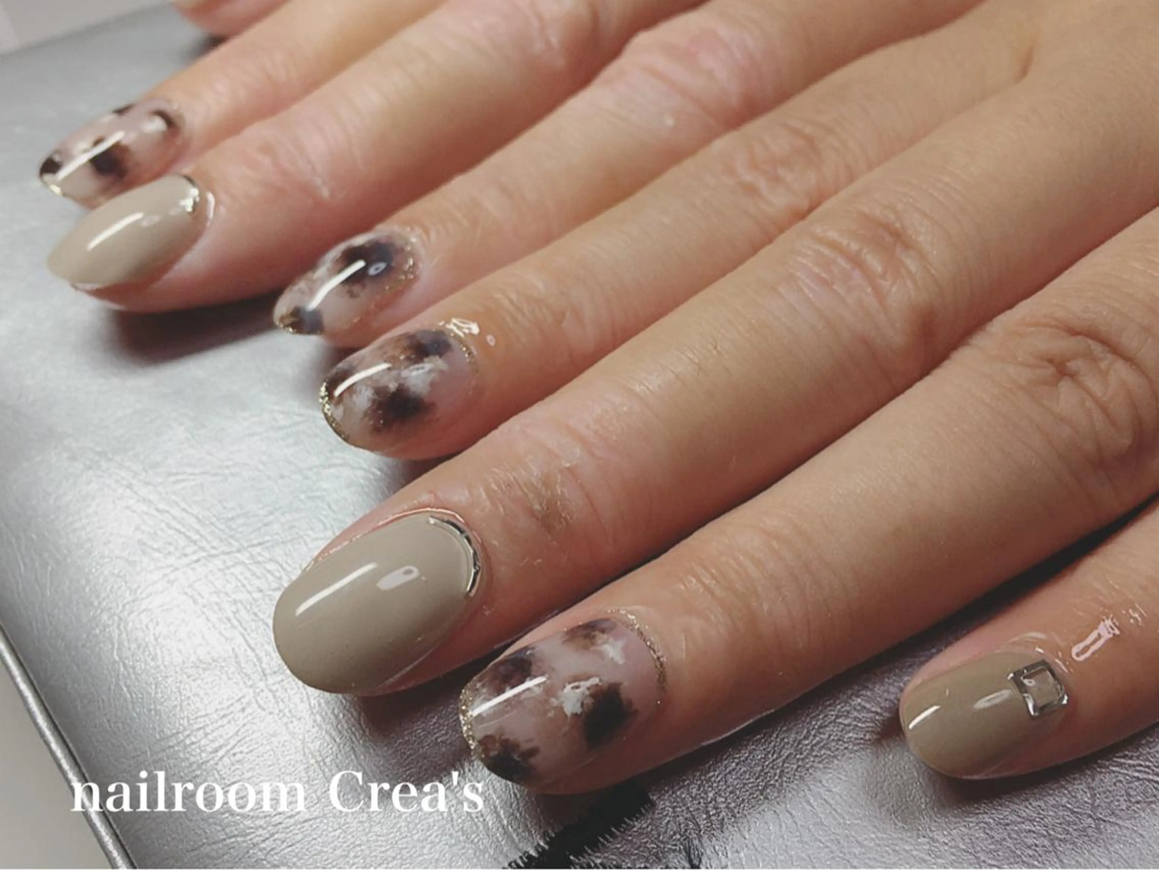 ネイル べっ甲ネイル nailroom Crea'sのネイルデザイン