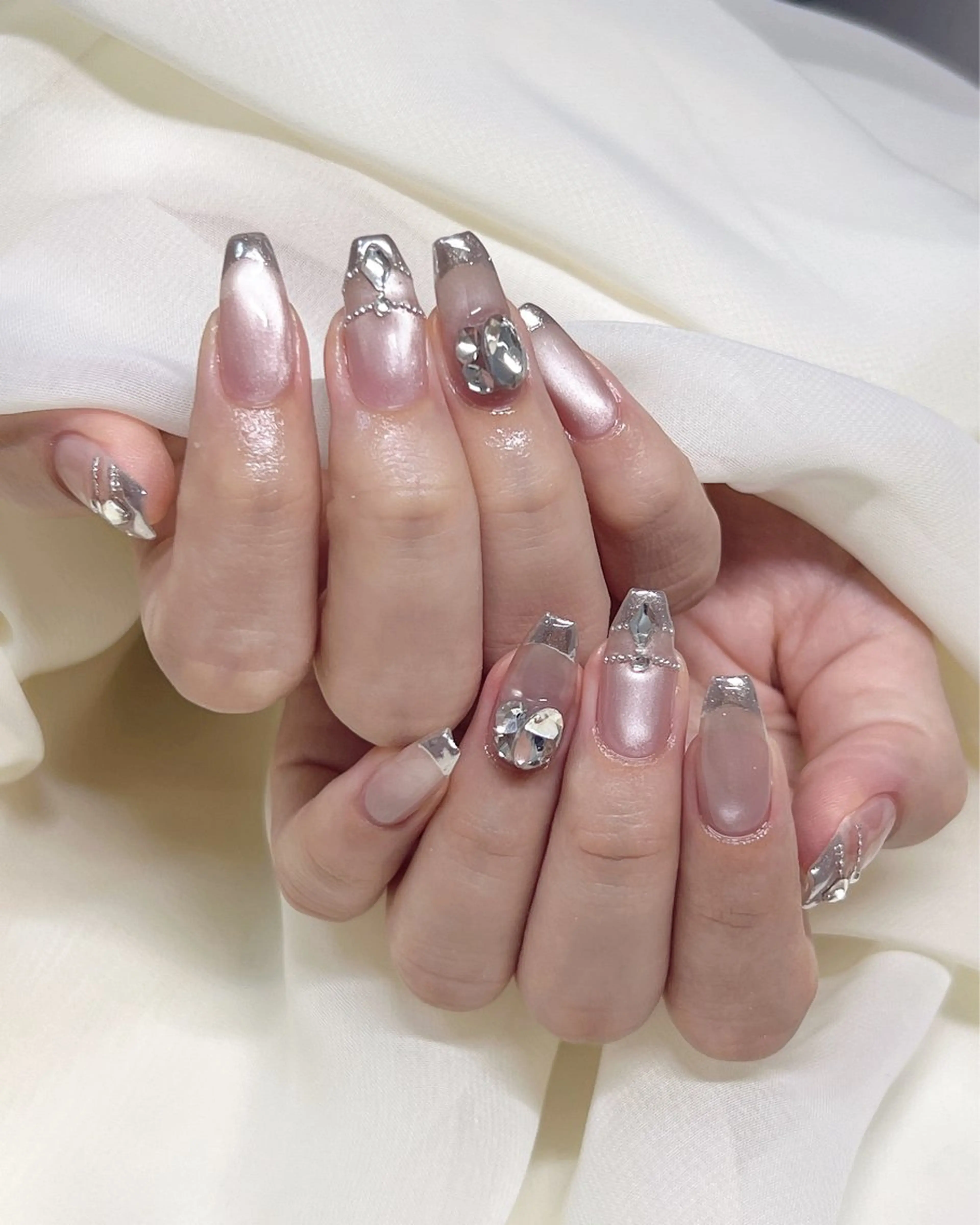 ネイル フレンチネイル ミラーネイル 持ち込み nail salon MUAのネイルデザイン