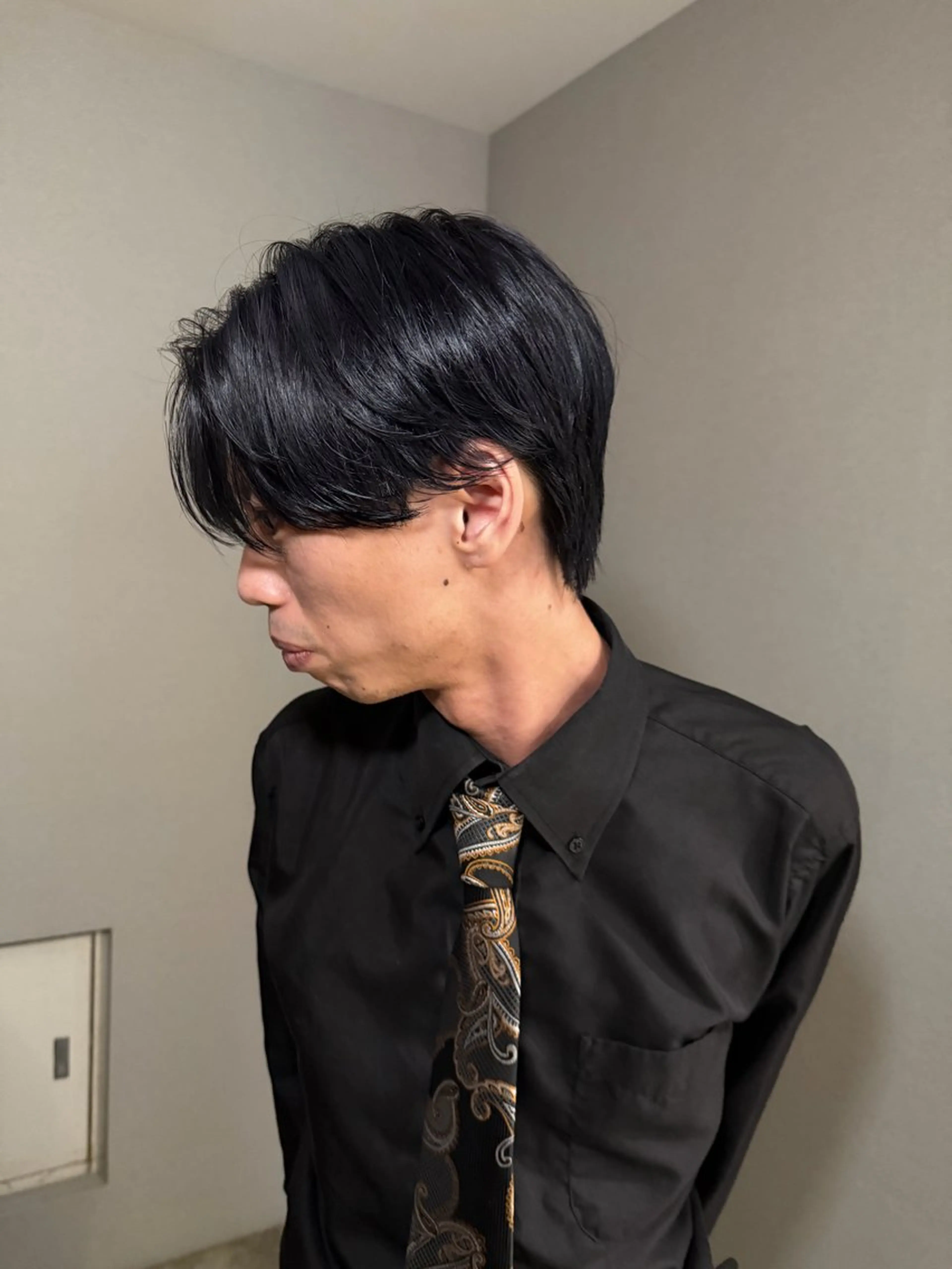 ショート カラー パーマ メンズ センターパート マッシュ メンズパーマ くせ毛 マッシュヘア カット パーマ センターパート特化 井上健太のヘアスタイル