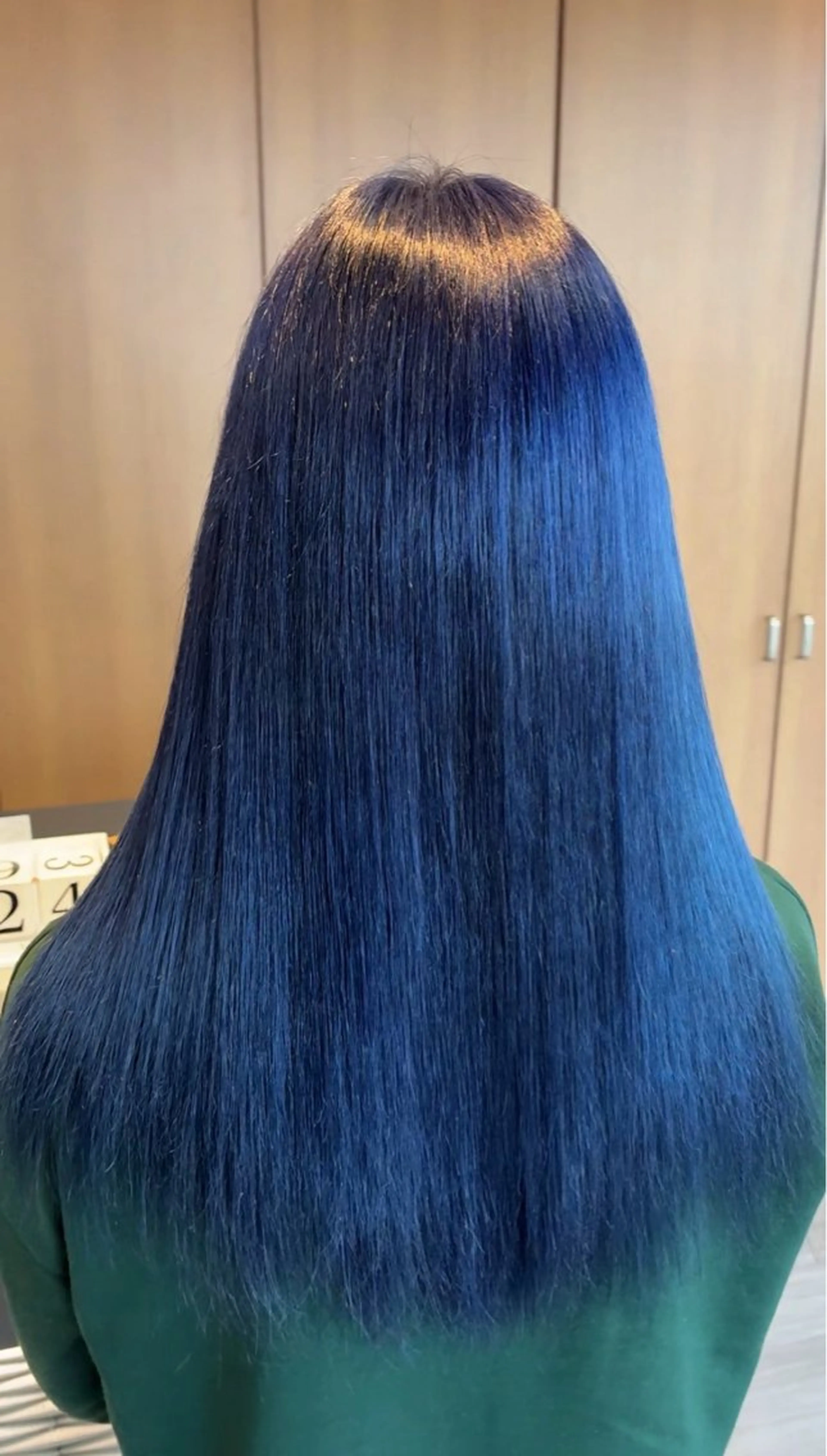 セミロング カラー ブルーカラー ネイビーカラー ヘアカラー arika もえのヘアスタイル