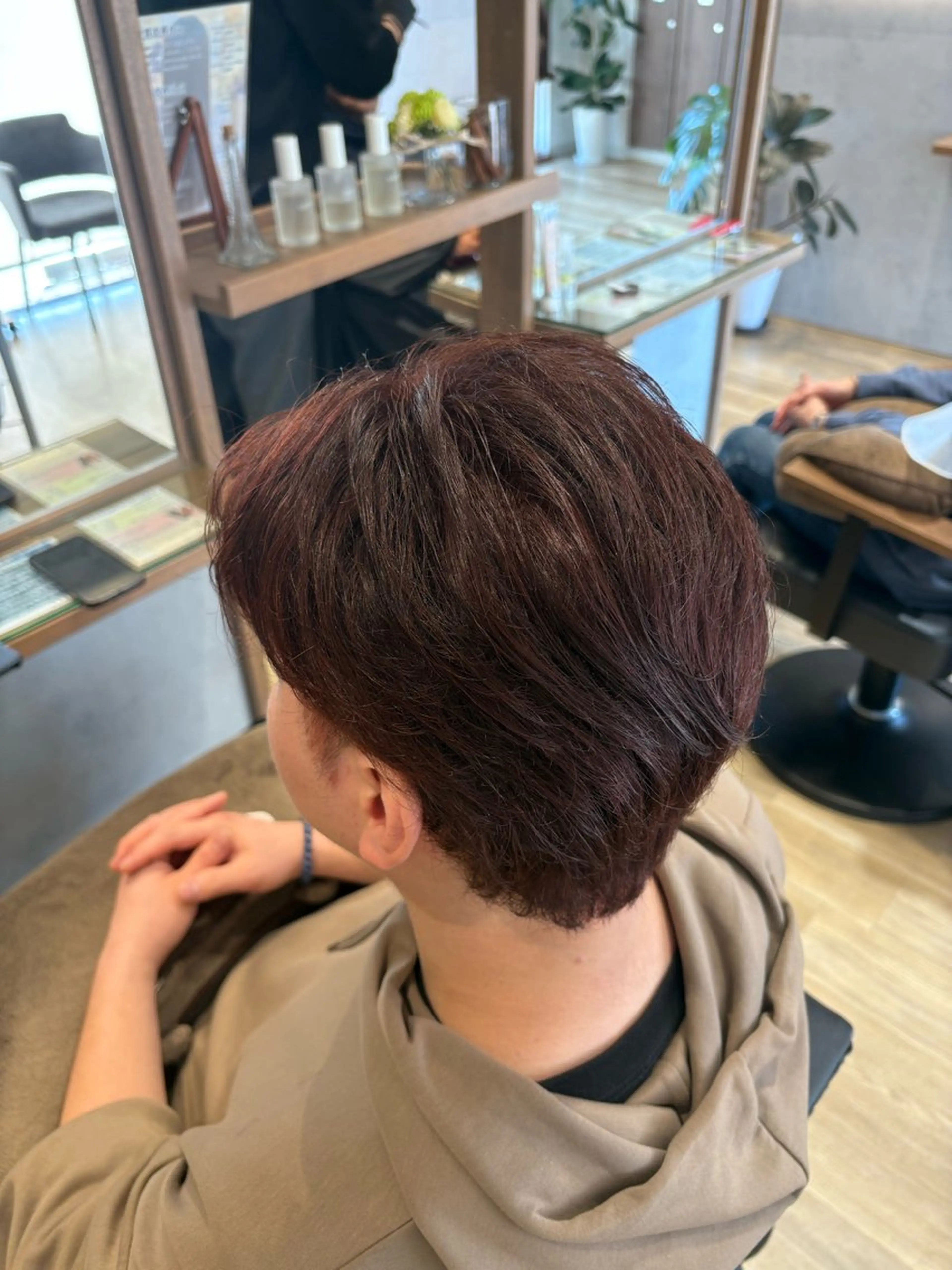 ショート カラー ピンクカラー レッドカラー カット ヘアカラー 韓国風ヘア🤍/頭皮 ケア🫧　Chikaのヘアスタイル