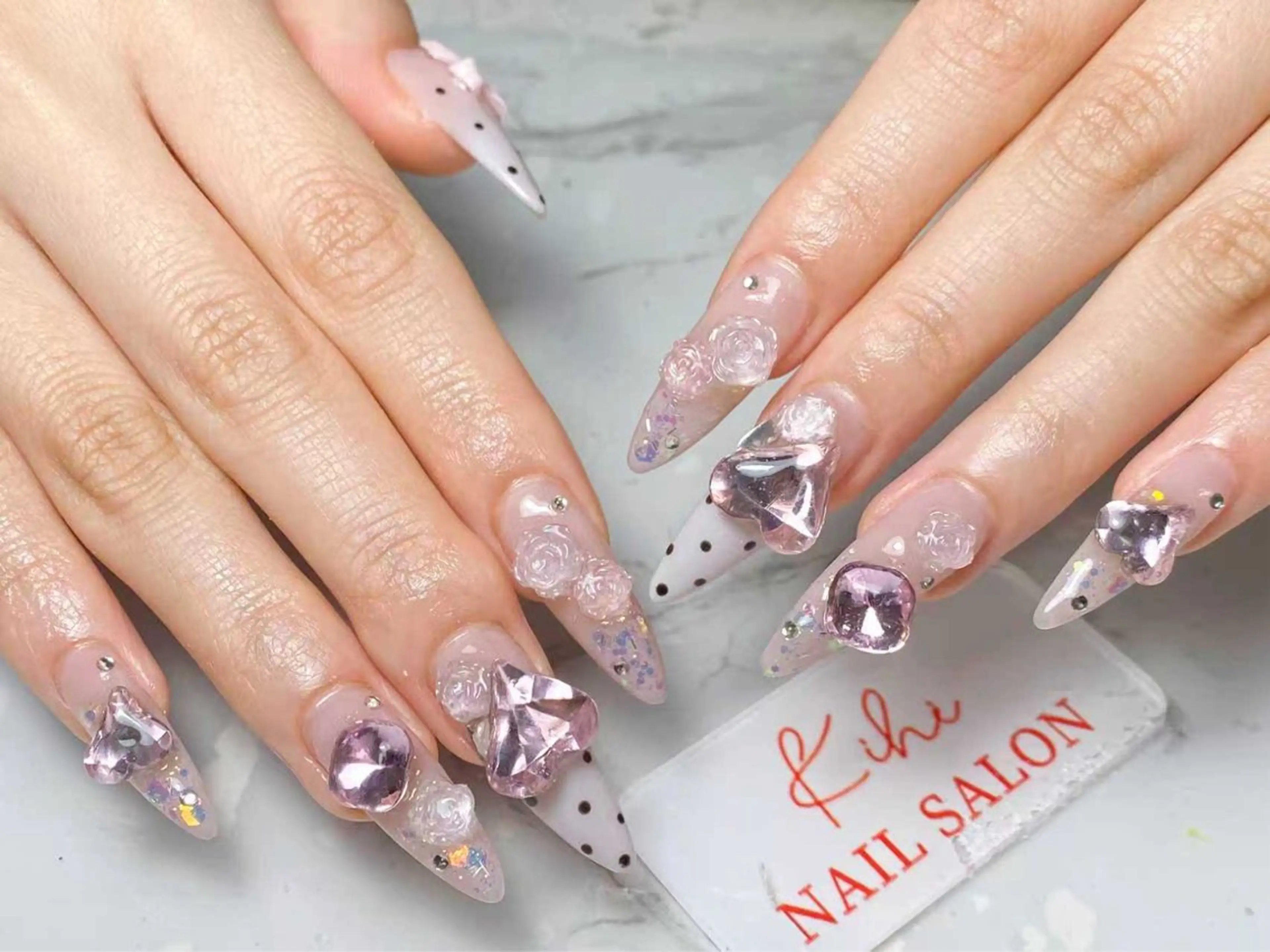 ネイル アートネイル フレンチネイル ジェルネイル グラデーション 韓国ネイル ハンドネイル 💕鈴木ユリ パラジェル/オフ無料のネイルデザイン