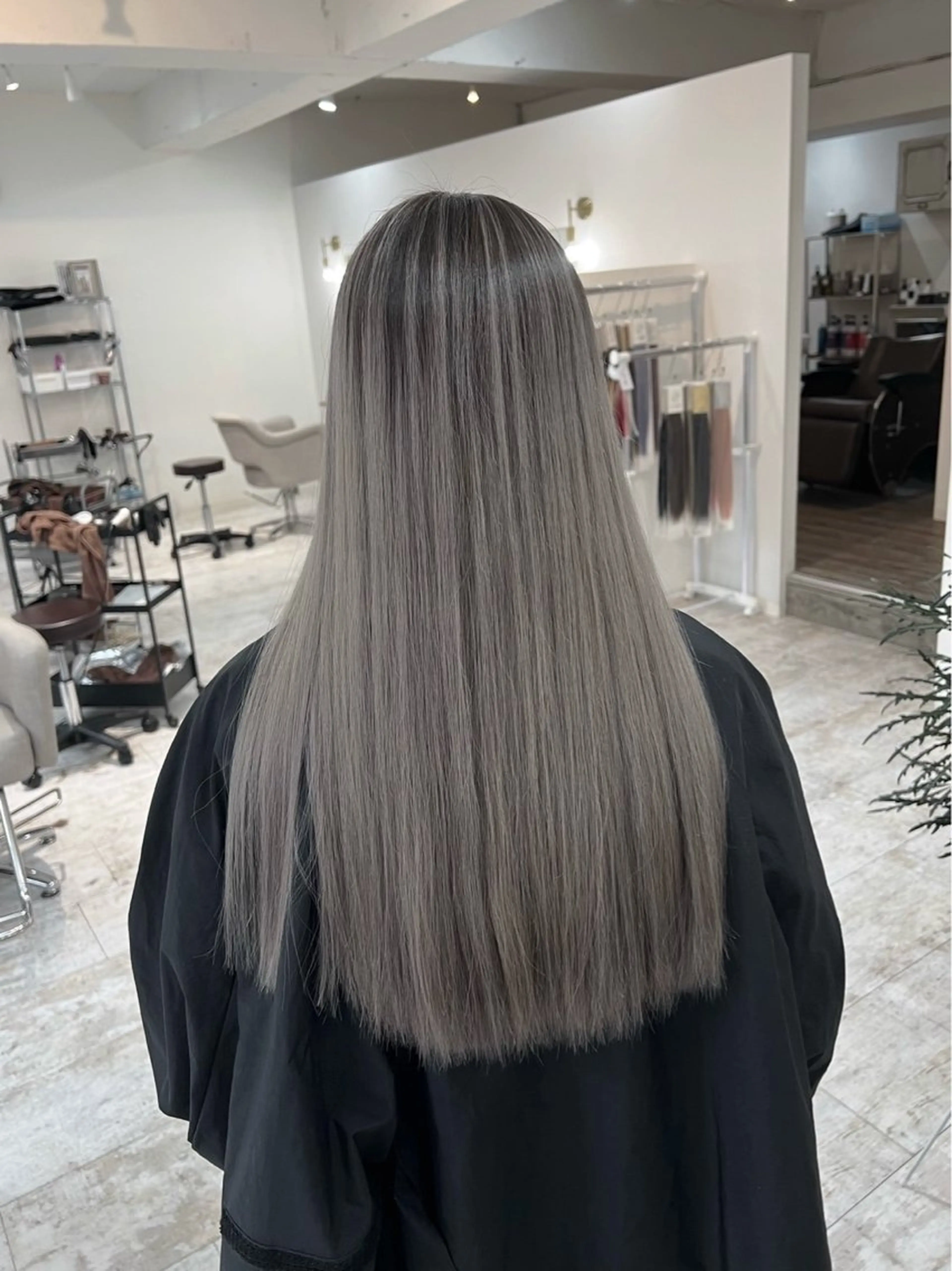 ロング カラー バレイヤージュ グレージュ レイヤーカット ヘアカラー トリートメント ROBIN所属・指名数No.1 /NAOYAのヘアスタイル