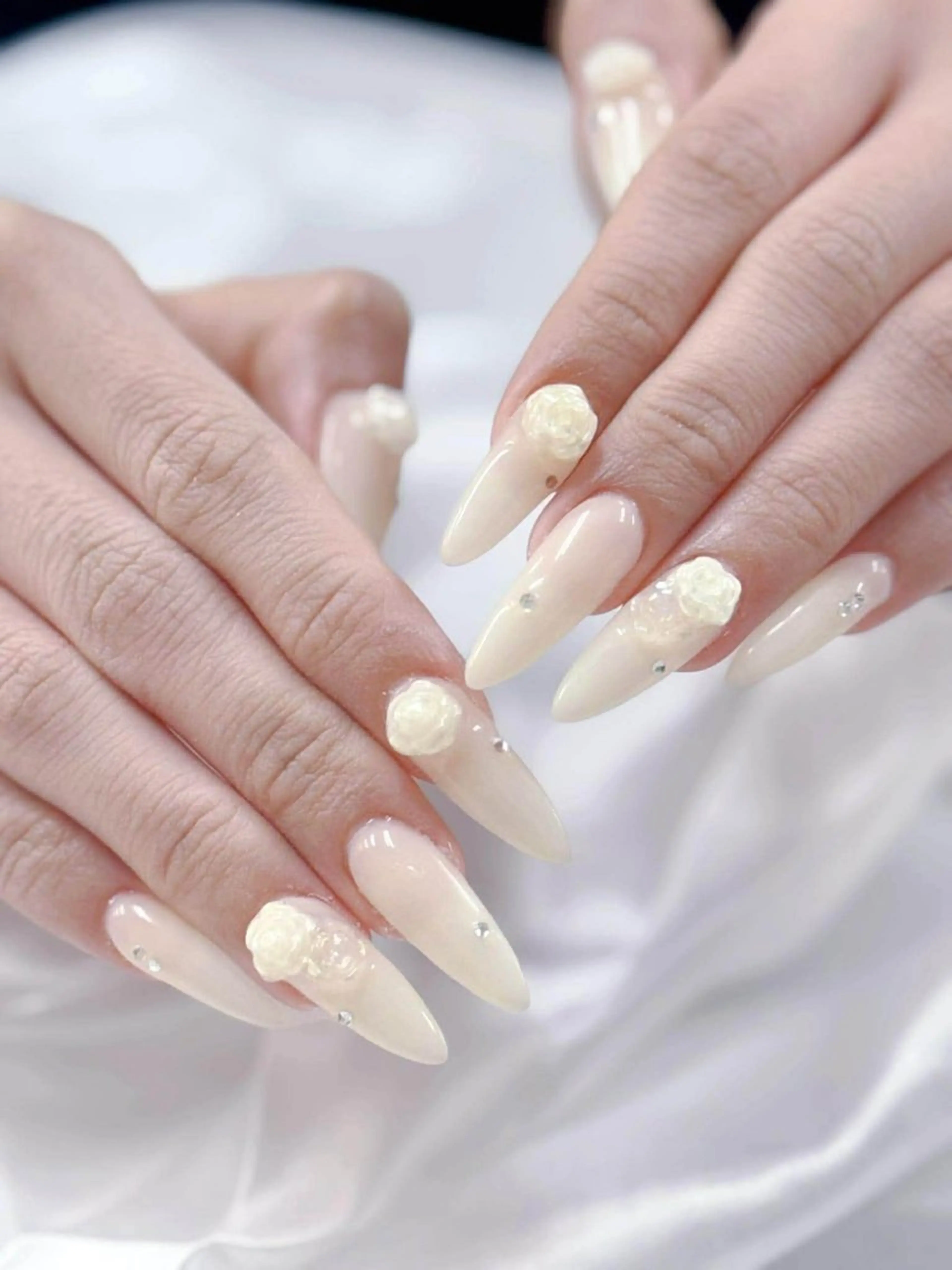 ネイル 桜ネイル フレンチネイル グラデーション 韓国ネイル マグネットネイル ハンドネイル ハンドケア Hara Nail 【パラジェル使用】のネイルデザイン