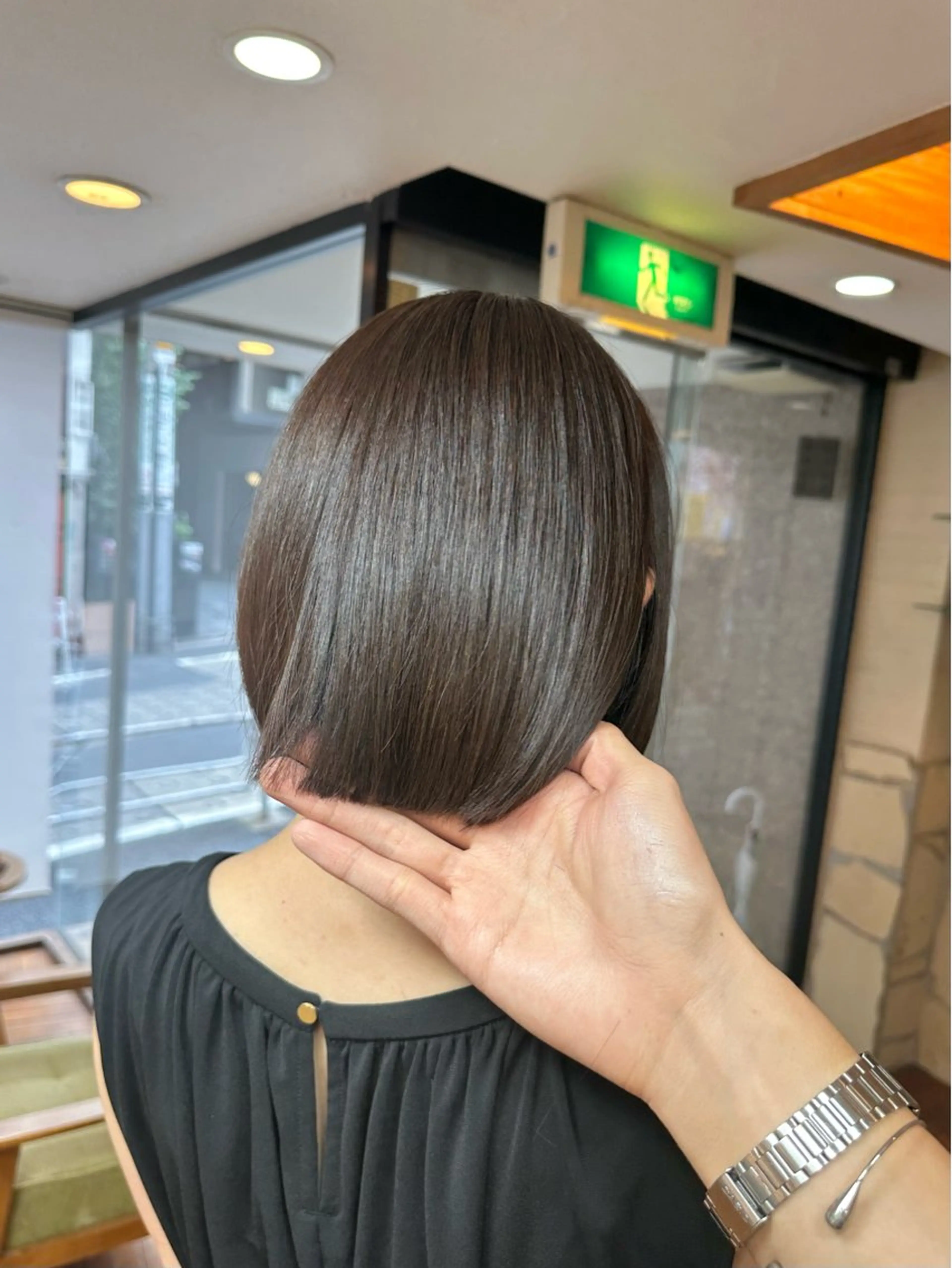 ショート カラー ベージュカラー ブリーチ ブリーチなしカラー ボブ 矢野 晃平のヘアスタイル