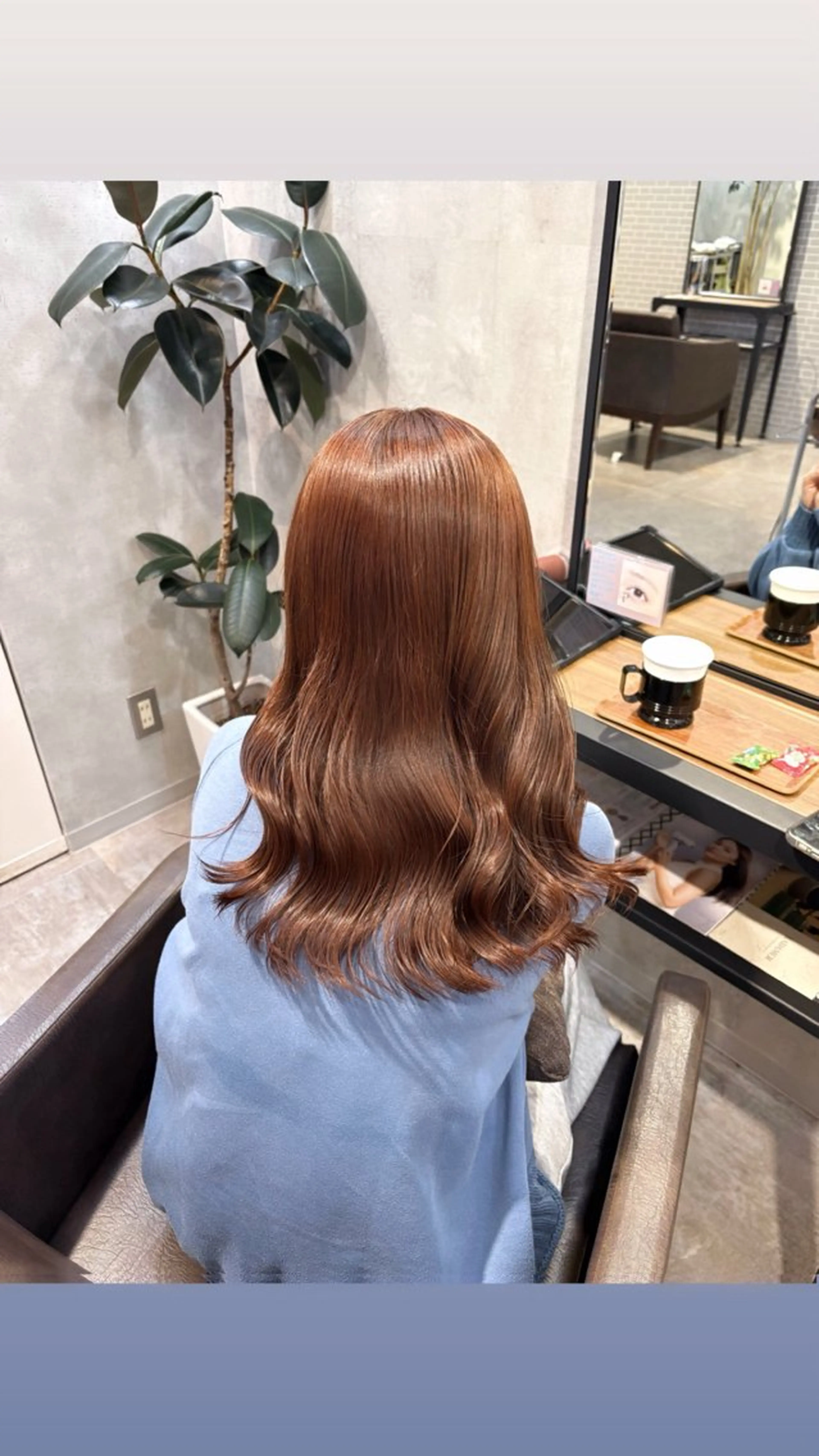 セミロング カラー ヘアカラー オオムラ メイの眉毛・アイブロウイメージ
