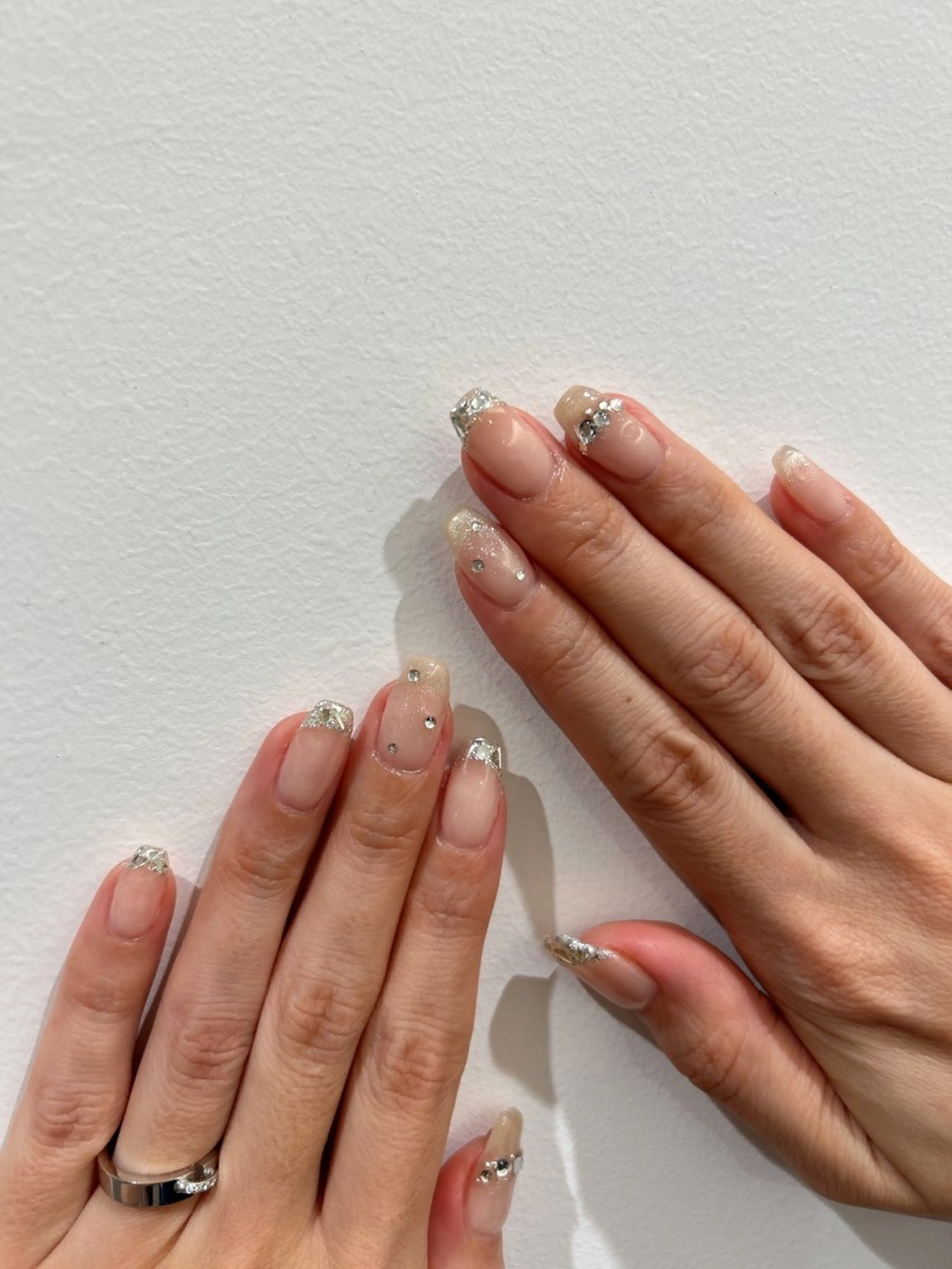 ネイル フレンチネイル ガラスフレンチ tote. sumileのネイルデザイン