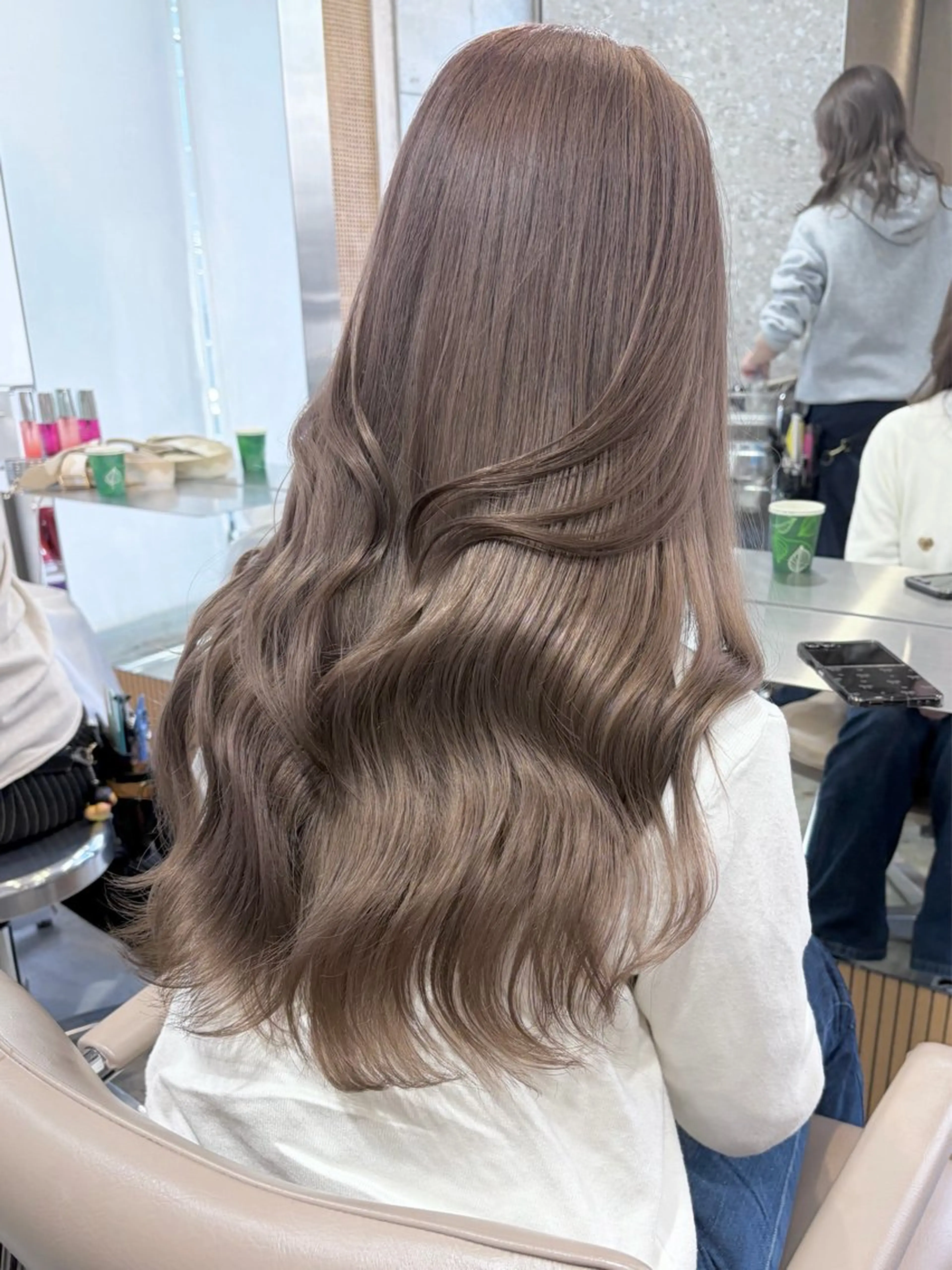 ロング カラー ベージュカラー ミルクティーベージュ ヘアカラー ハイトーンダブルカラ レイヤーカット/ミワのヘアスタイル